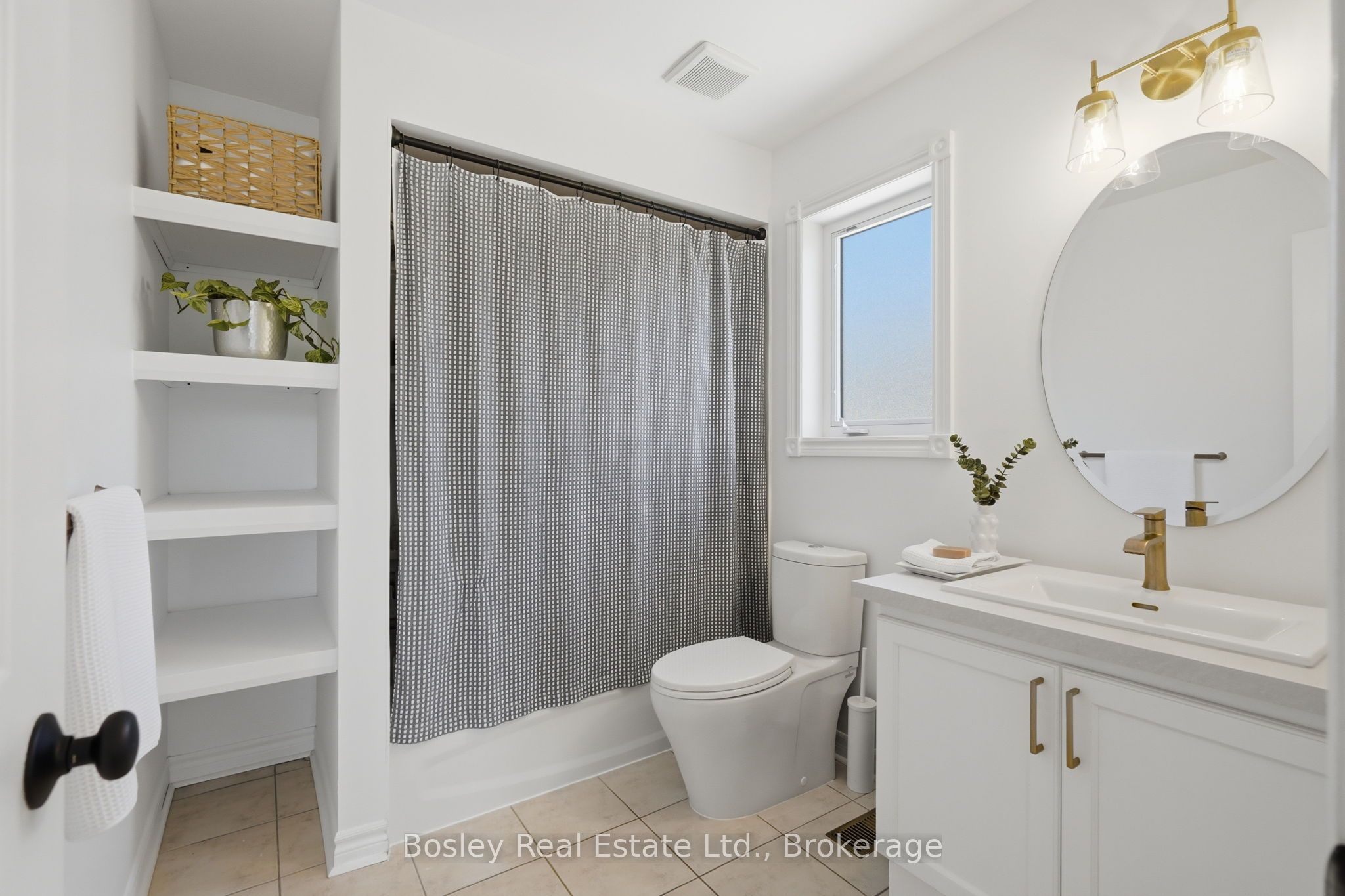 208 Lamont Court Property Photo 19