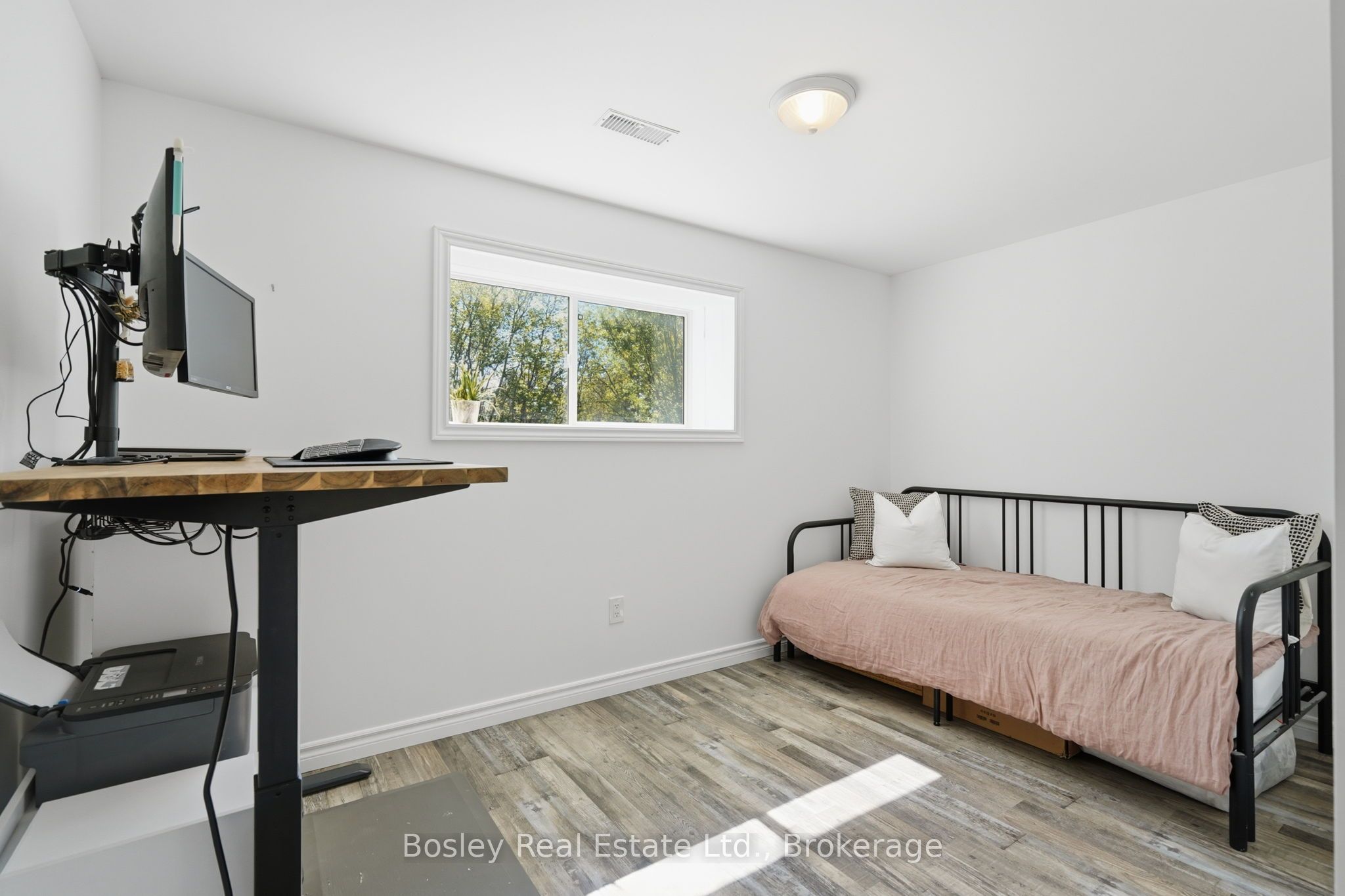208 Lamont Court Property Photo 25