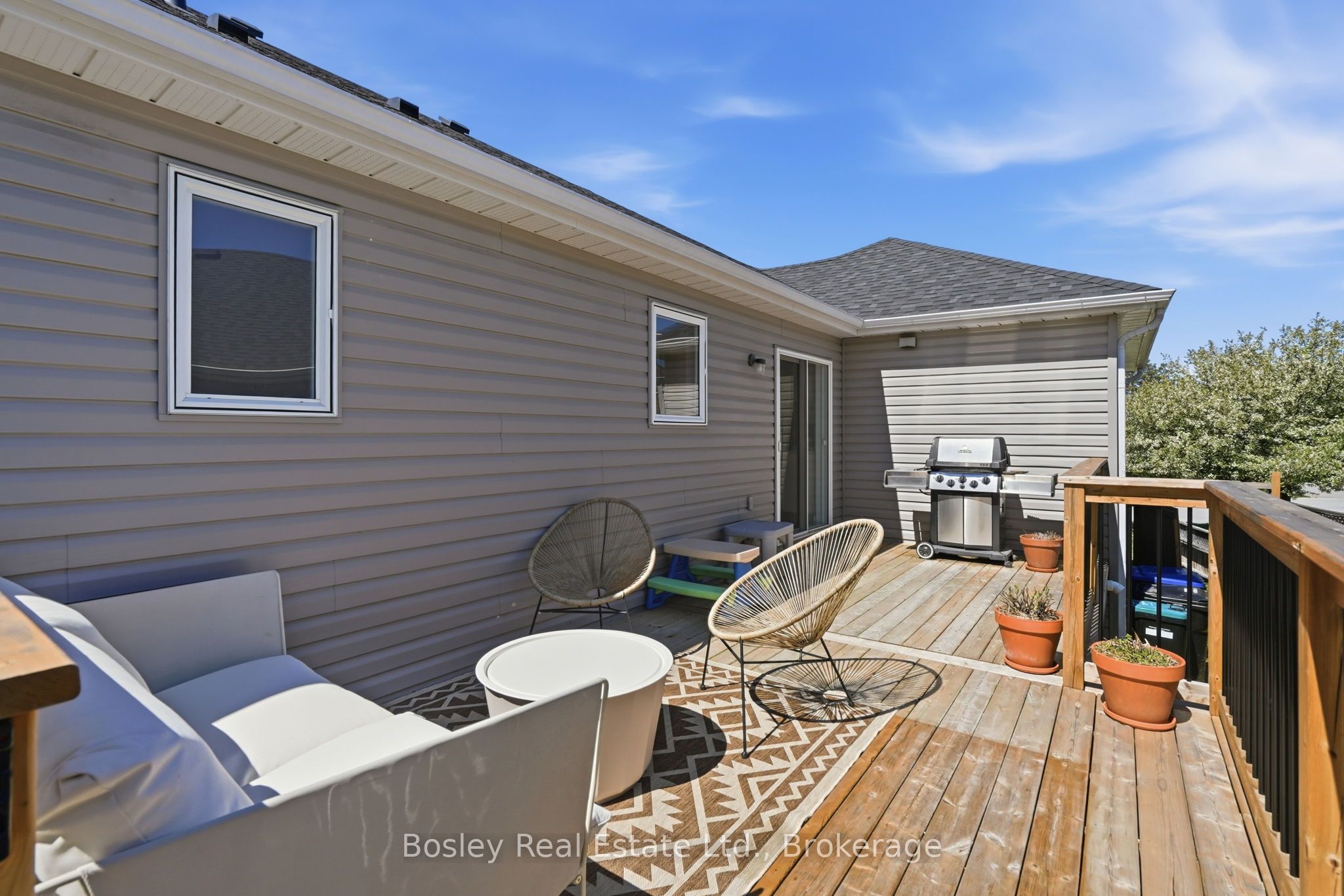 208 Lamont Court Property Photo 28