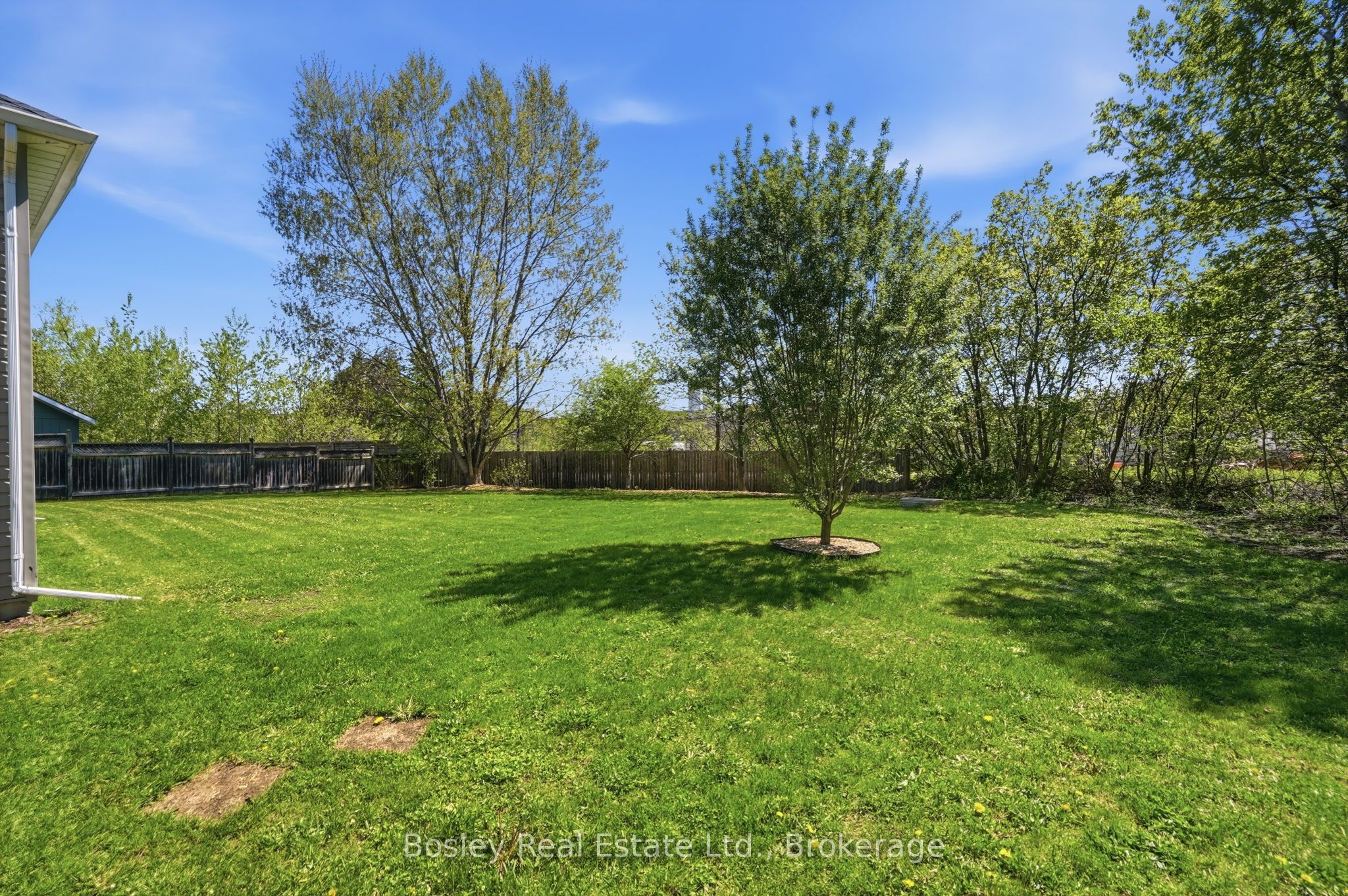 208 Lamont Court Property Photo 35