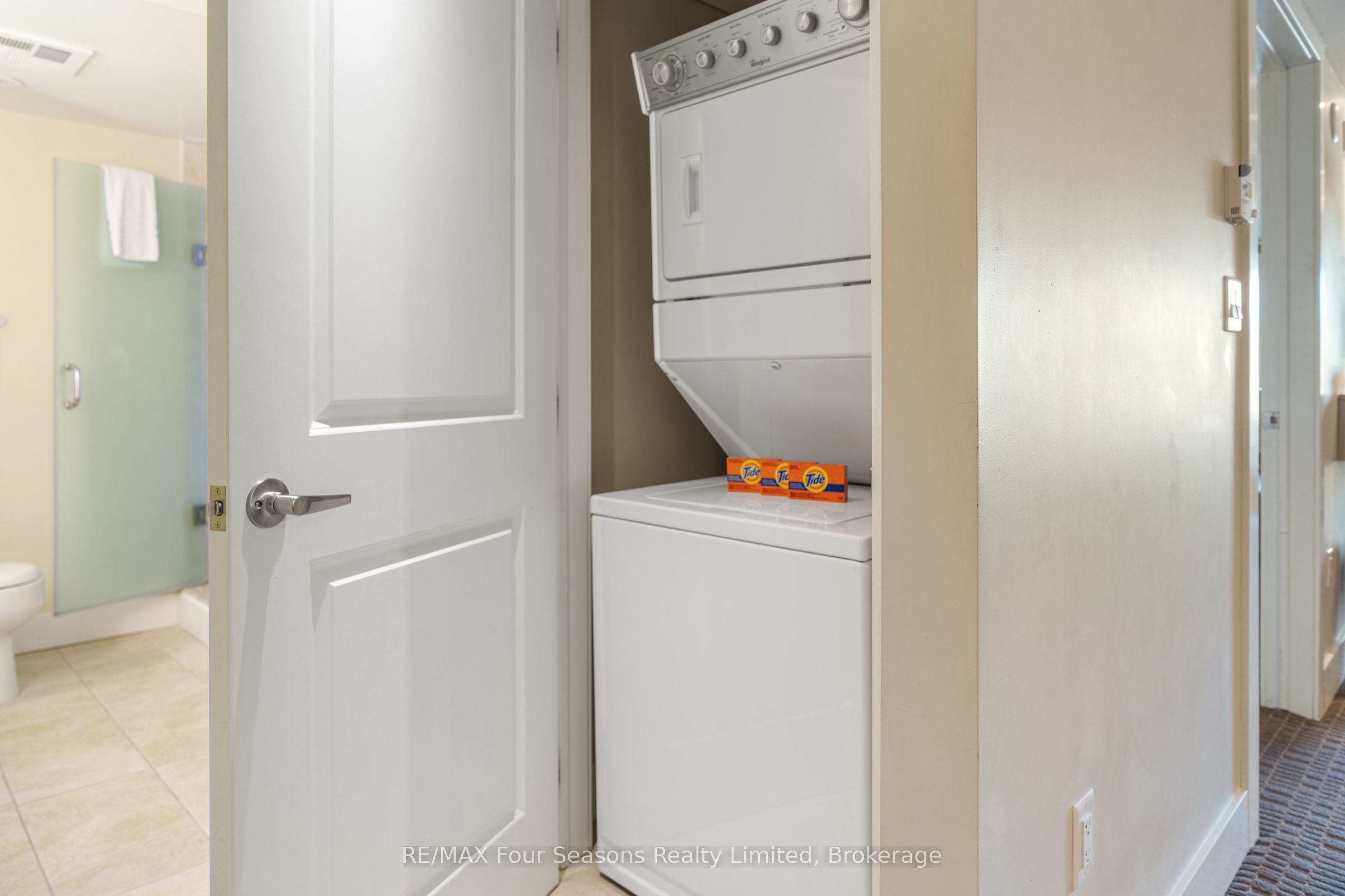 9 Harbour Street E 6210/6212 Property Photo 13