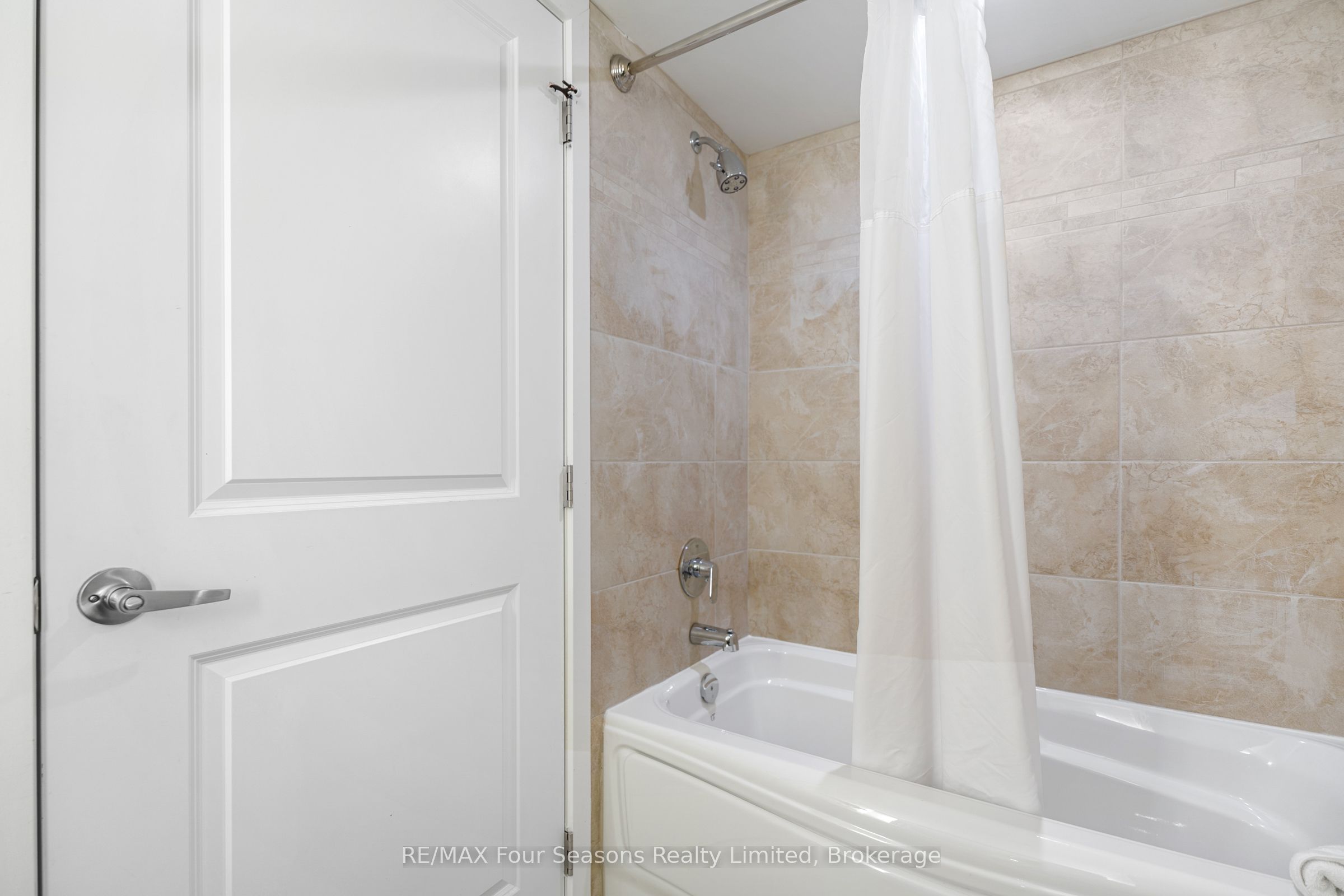9 Harbour Street E 6210/6212 Property Photo 18