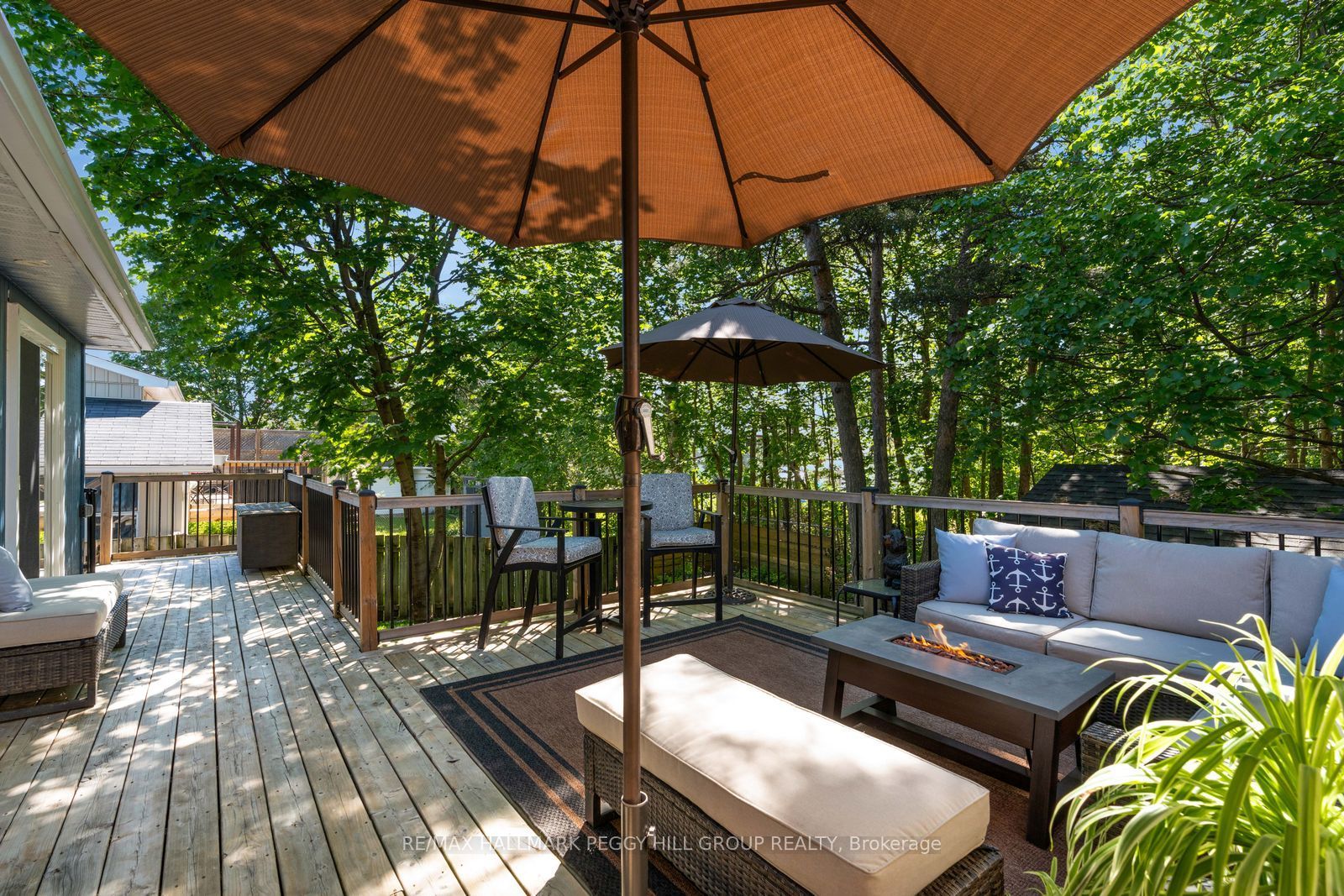 19 Austen Lane Property Photo 13
