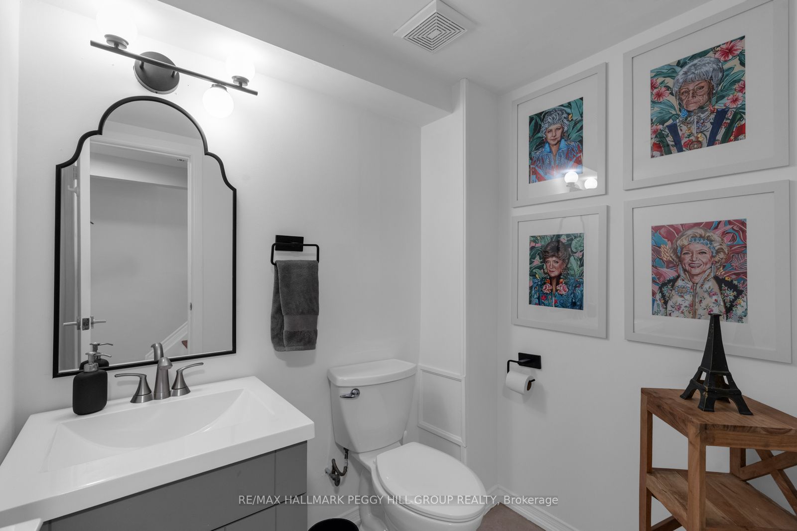 19 Austen Lane Property Photo 16