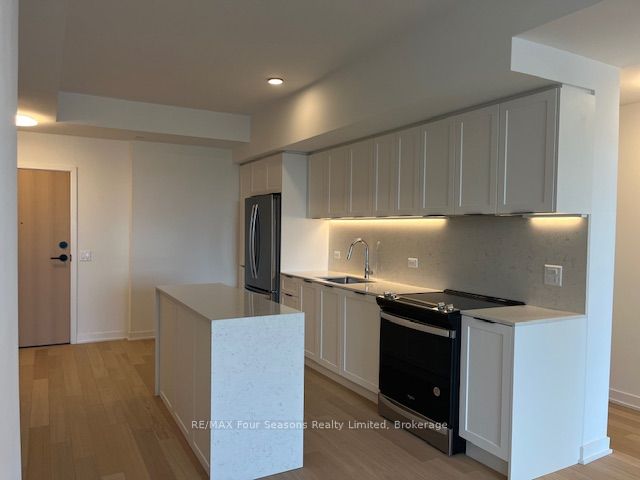 31 Huron Street 226 Property Photo 6