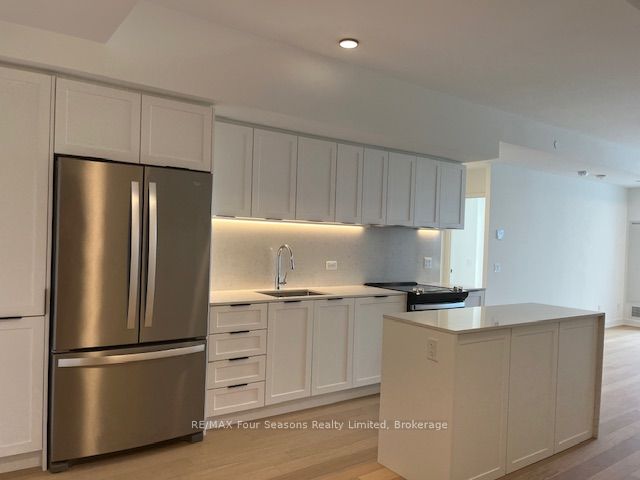 31 Huron Street 226 Property Photo 7