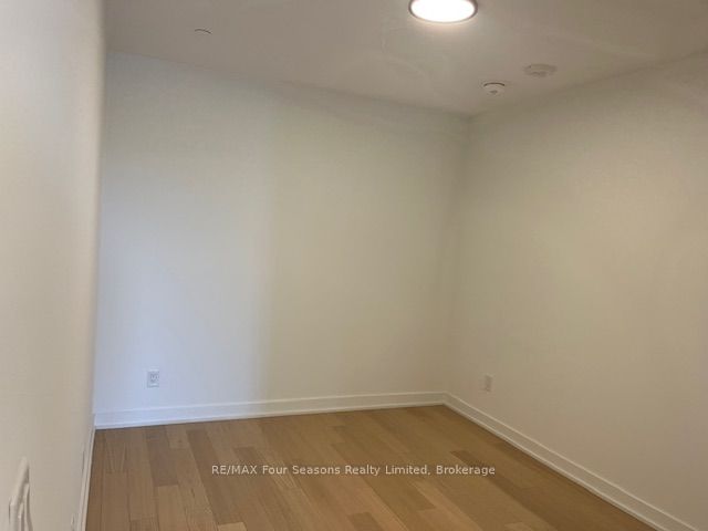 31 Huron Street 226 Property Photo 13