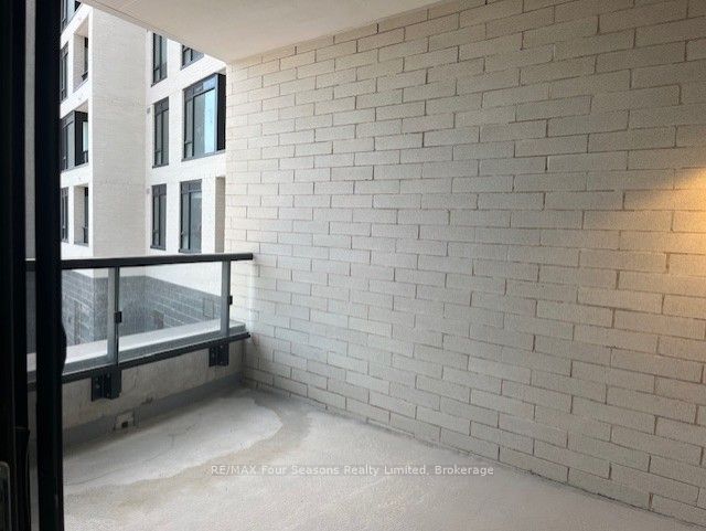 31 Huron Street 226 Property Photo 14