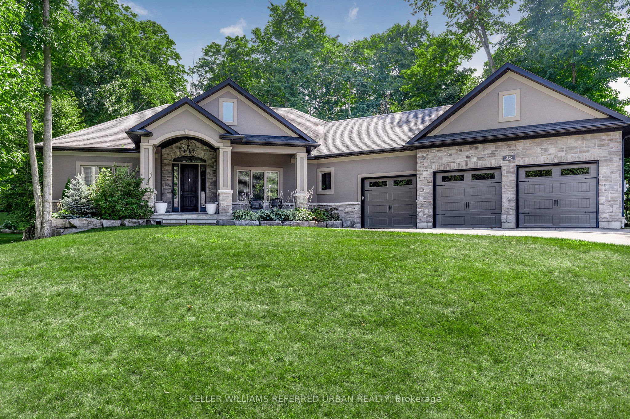 25 Heron Boulevard Property Photo 1