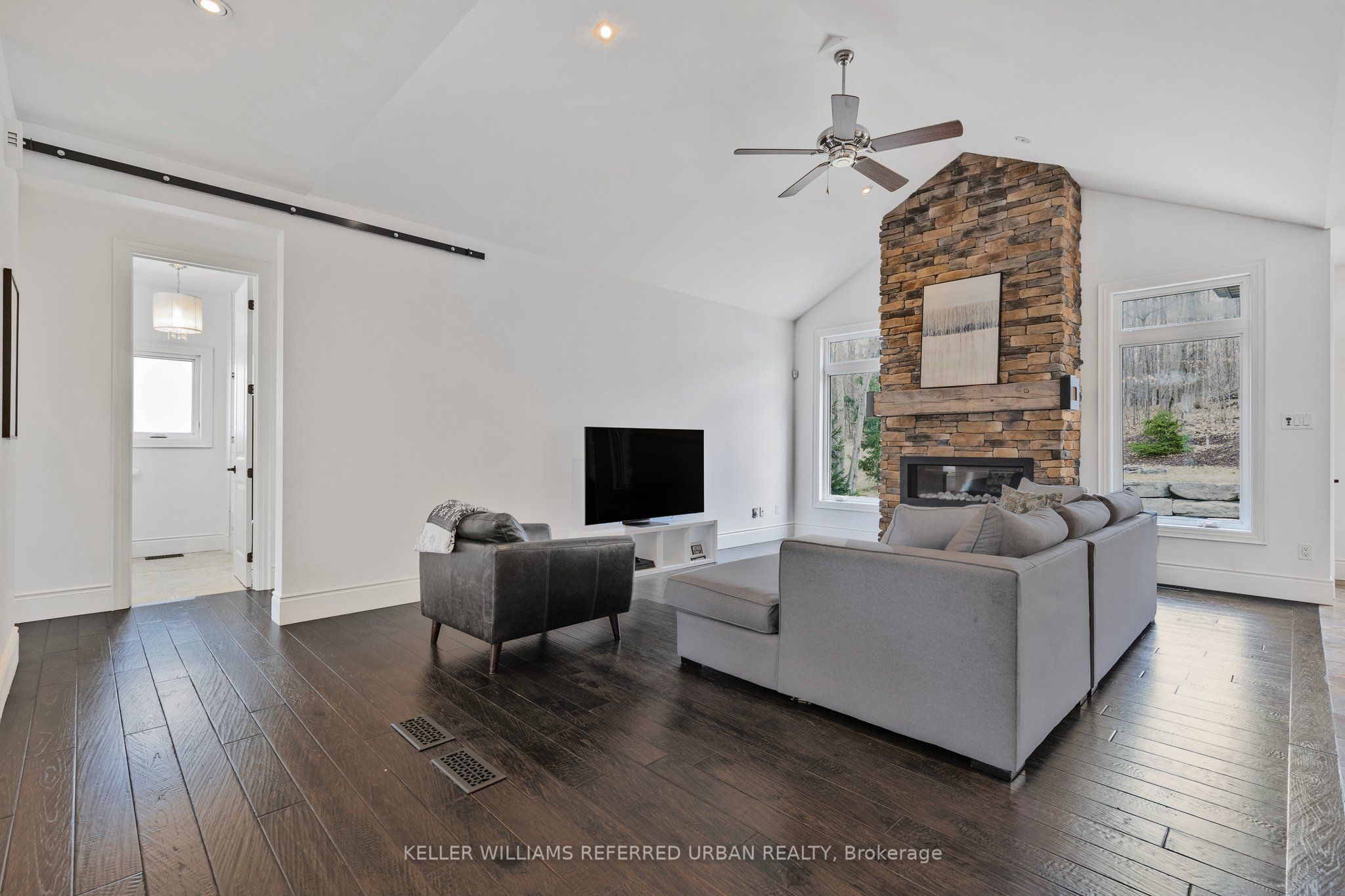 25 Heron Boulevard Property Photo 5