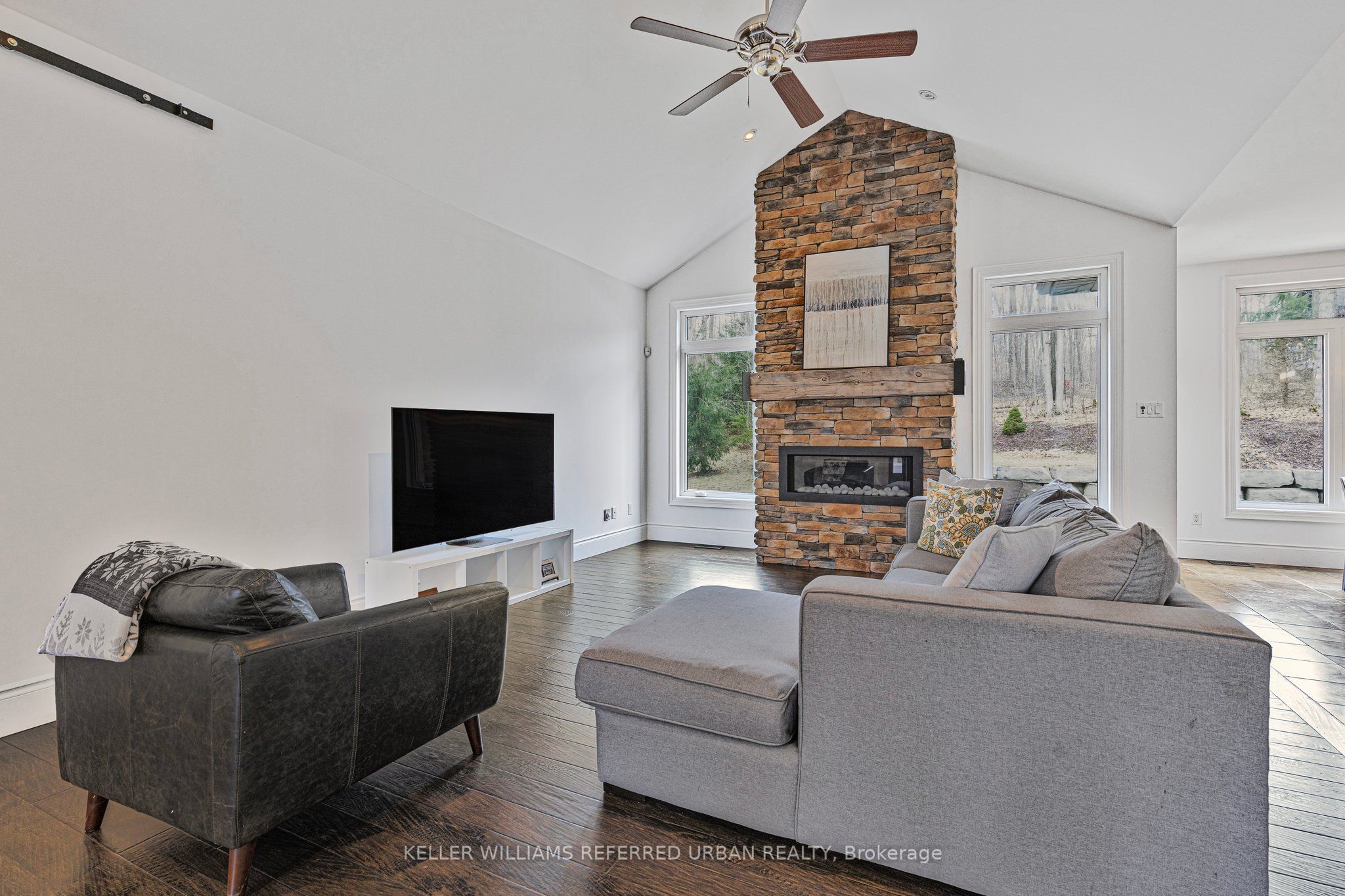 25 Heron Boulevard Property Photo 6