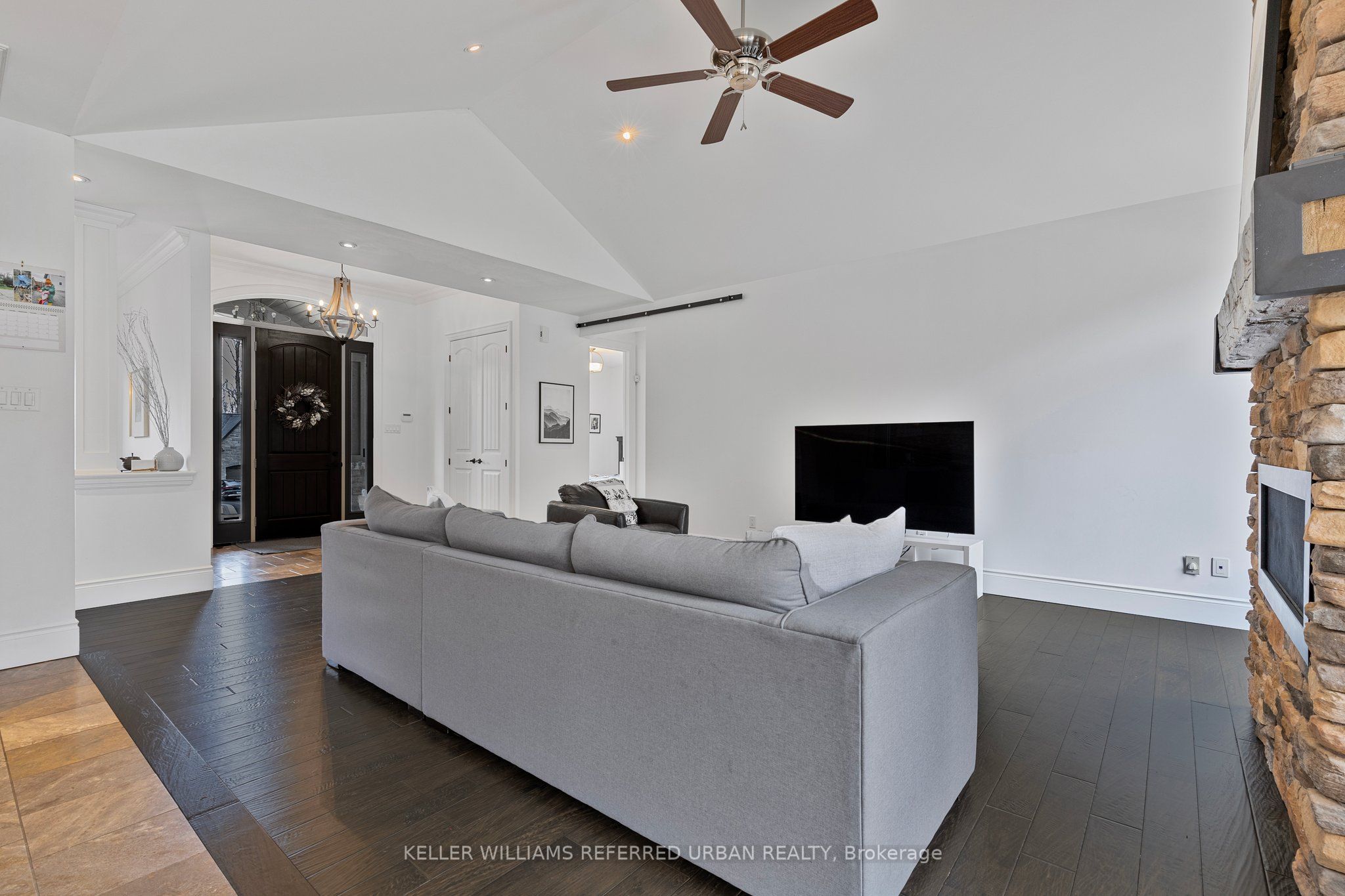 25 Heron Boulevard Property Photo 8