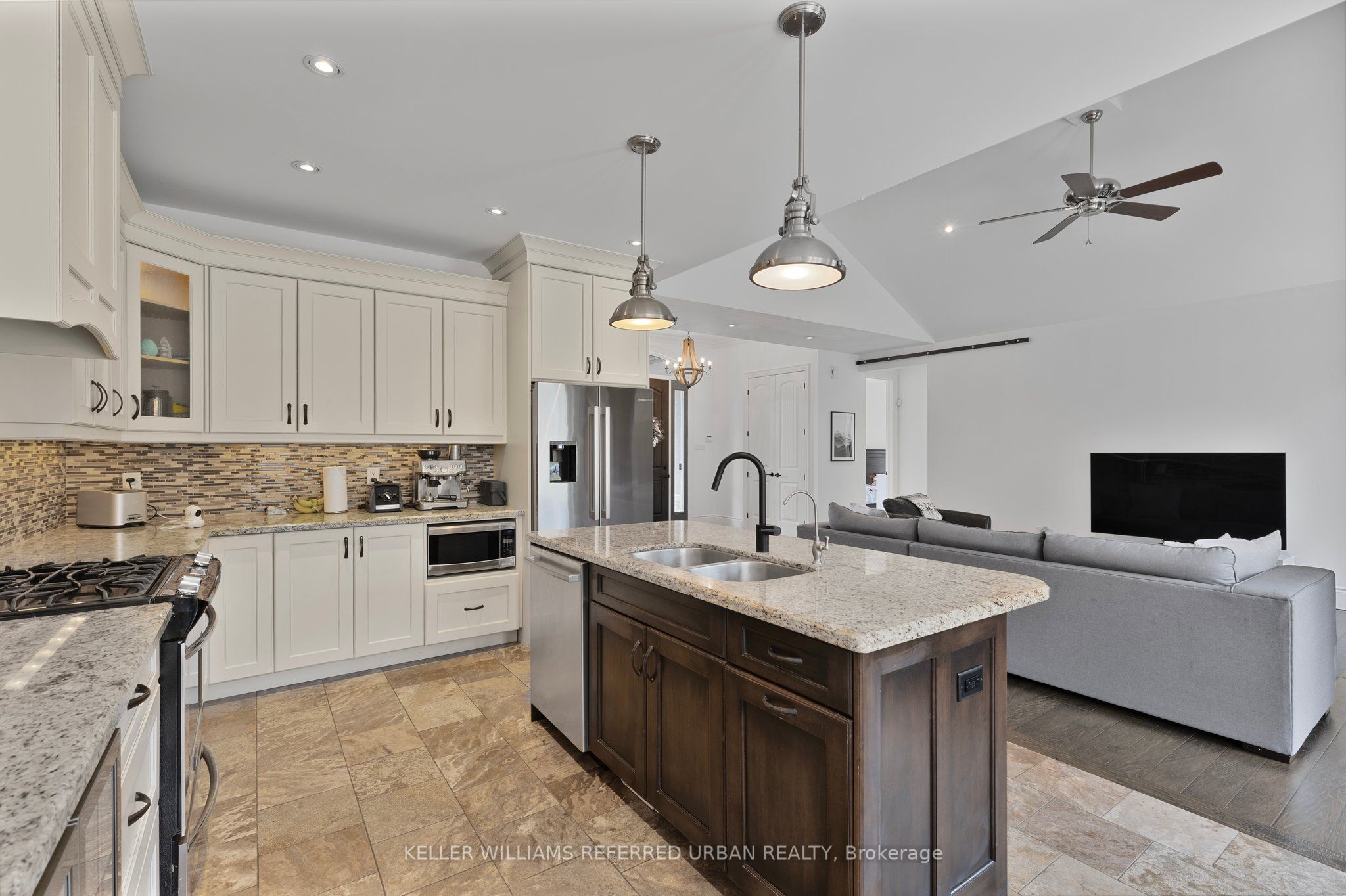 25 Heron Boulevard Property Photo 13