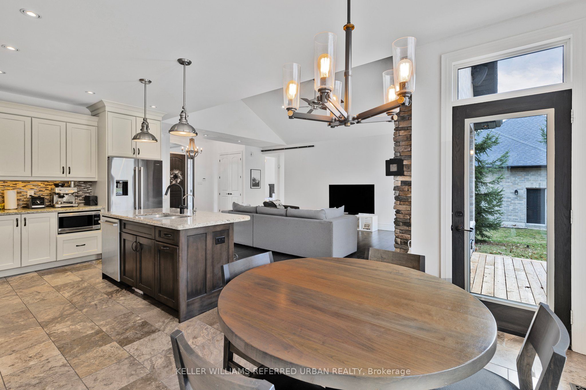 25 Heron Boulevard Property Photo 15