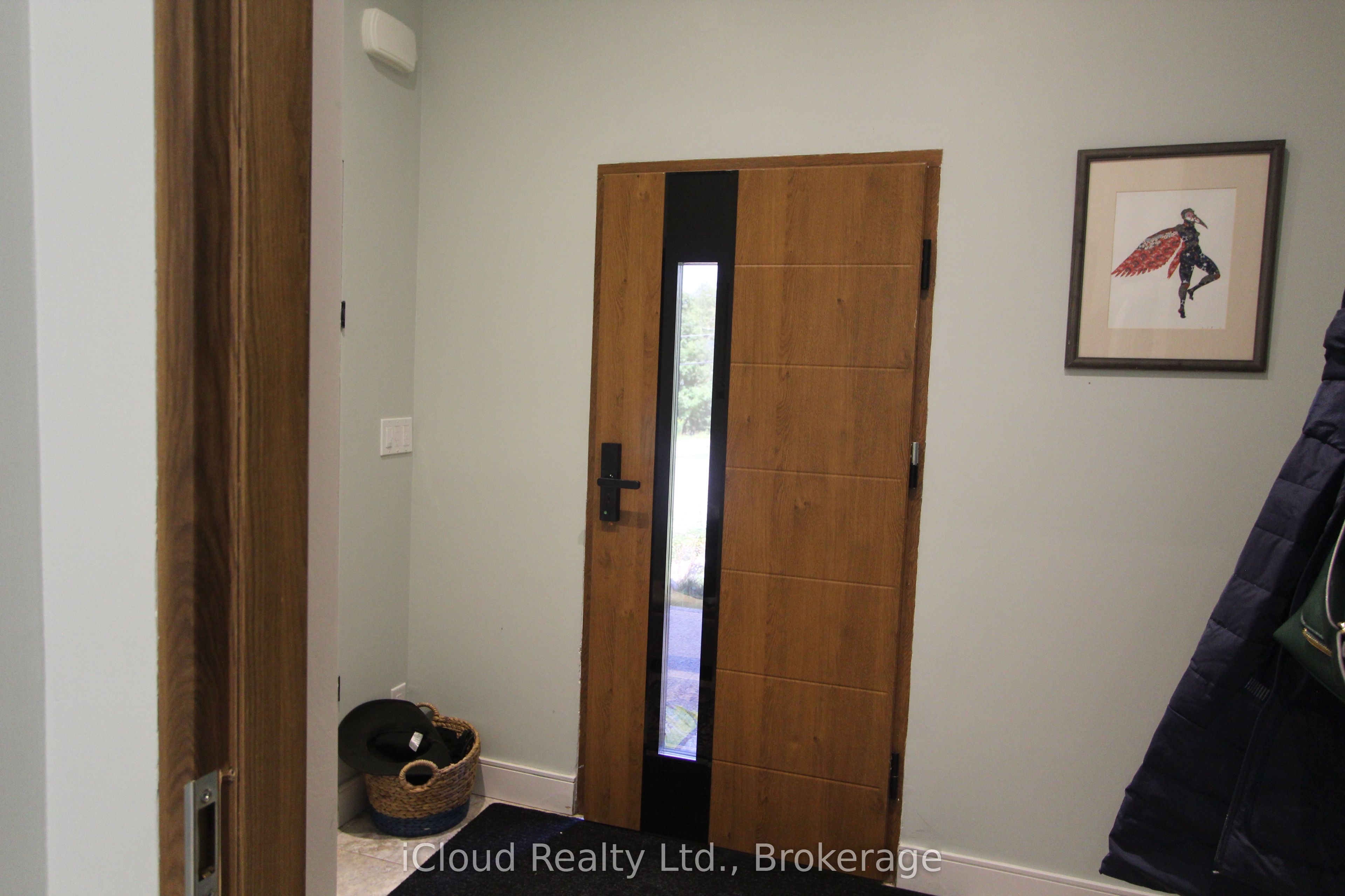 2216 Champlain Road Property Photo 4