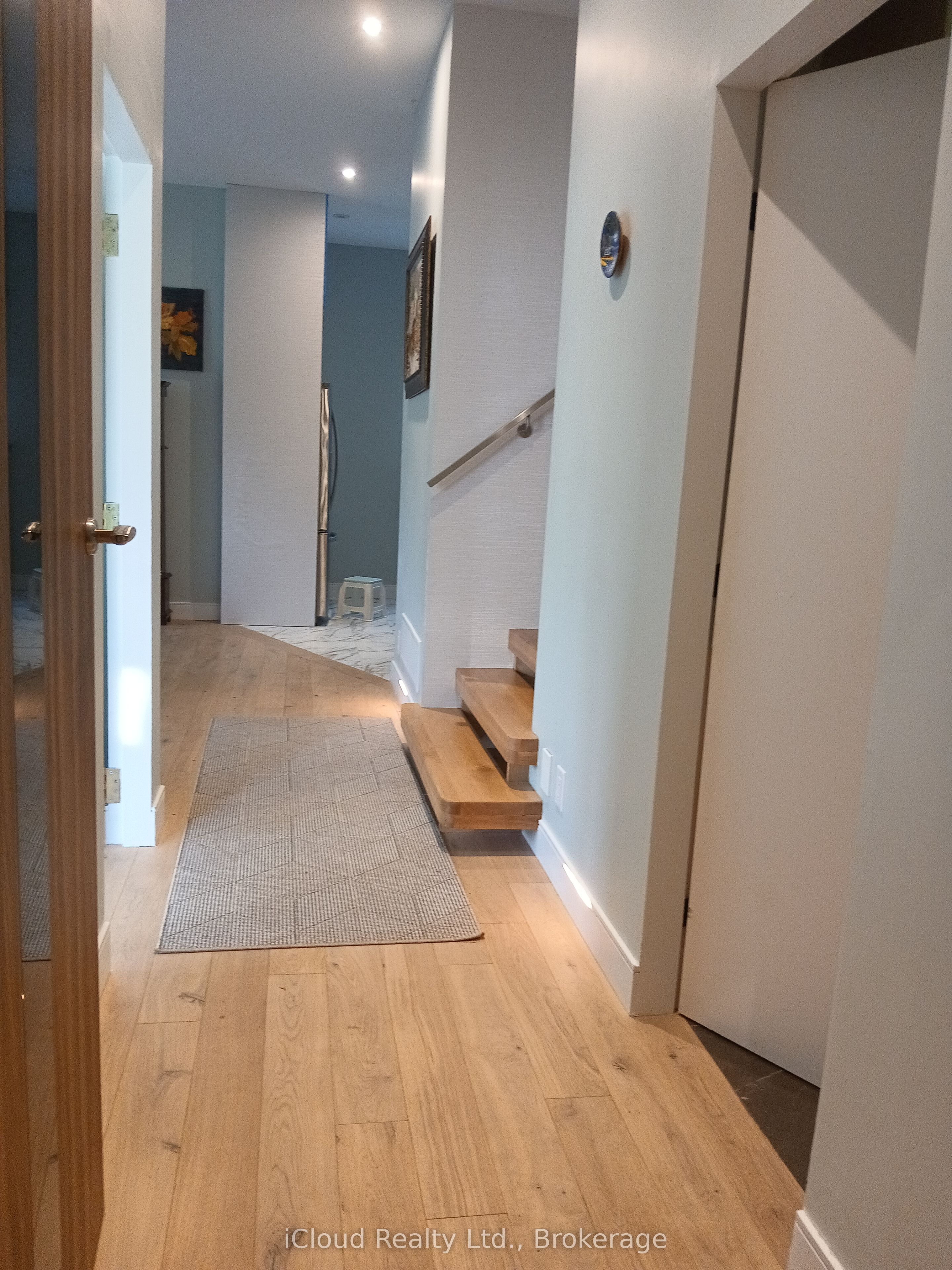 2216 Champlain Road Property Photo 5