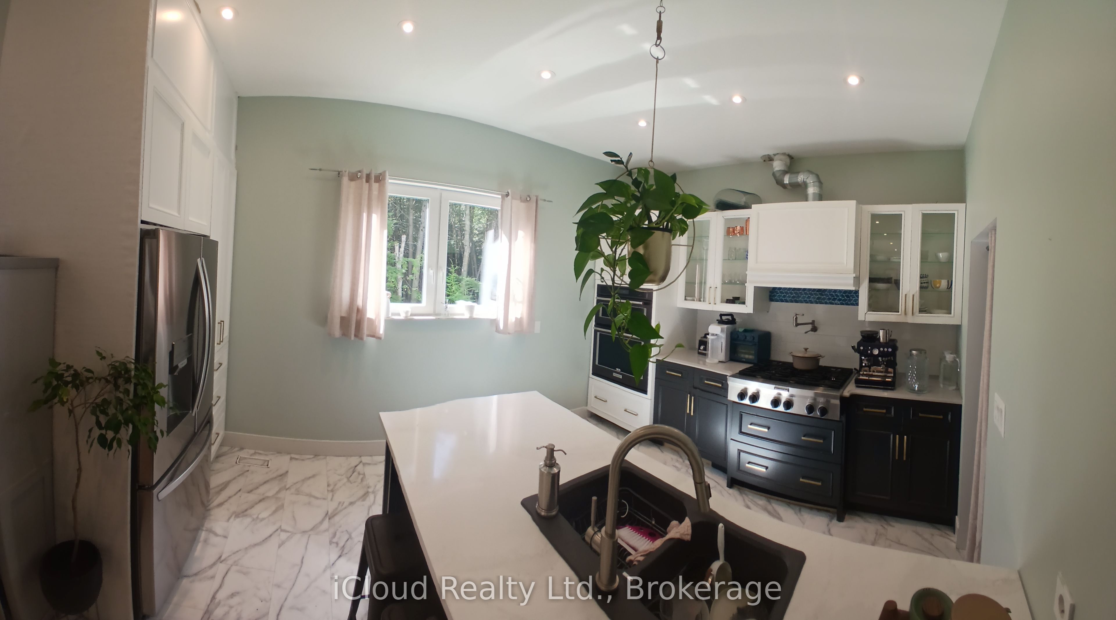 2216 Champlain Road Property Photo 16