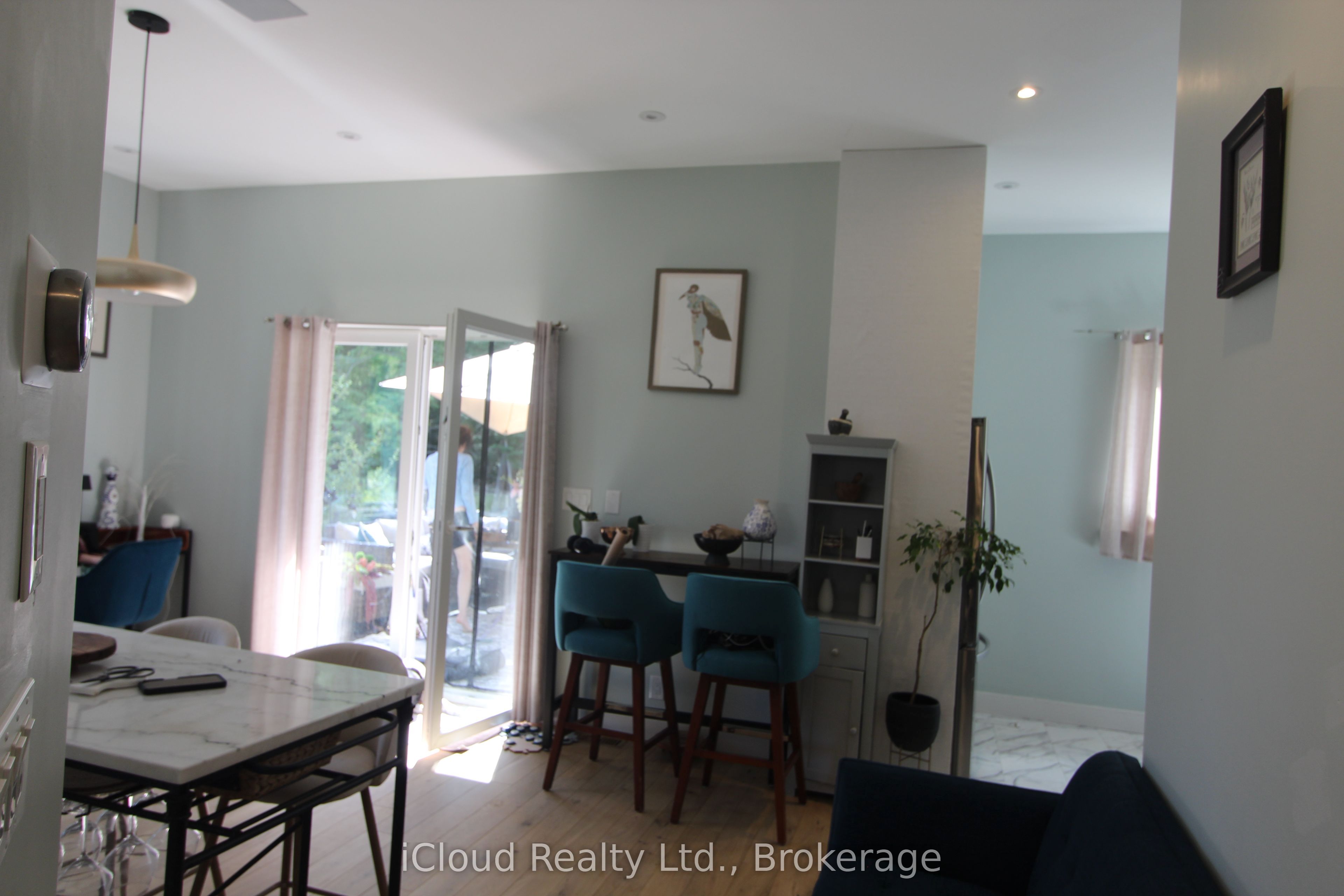 2216 Champlain Road Property Photo 24