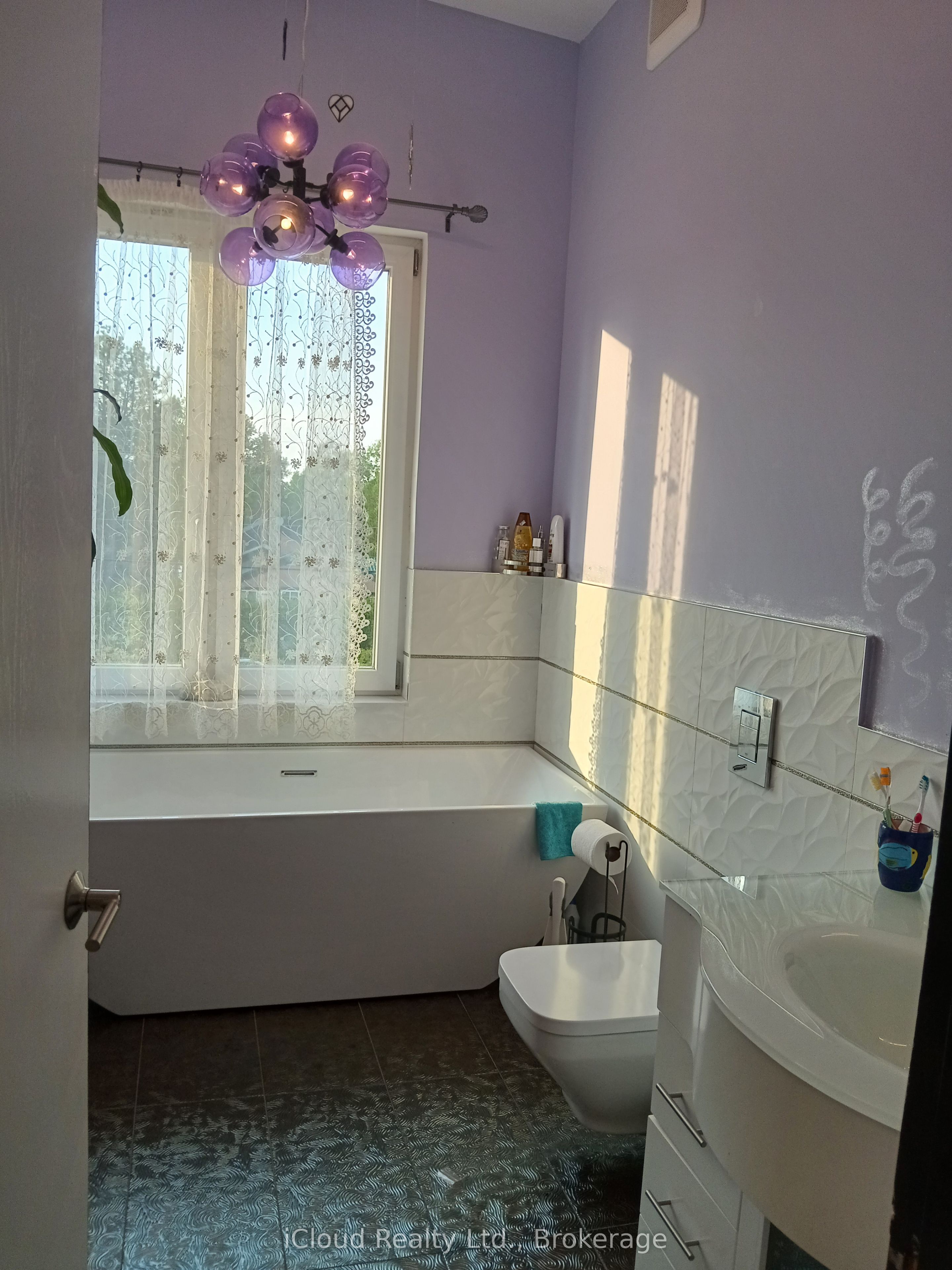 2216 Champlain Road Property Photo 29