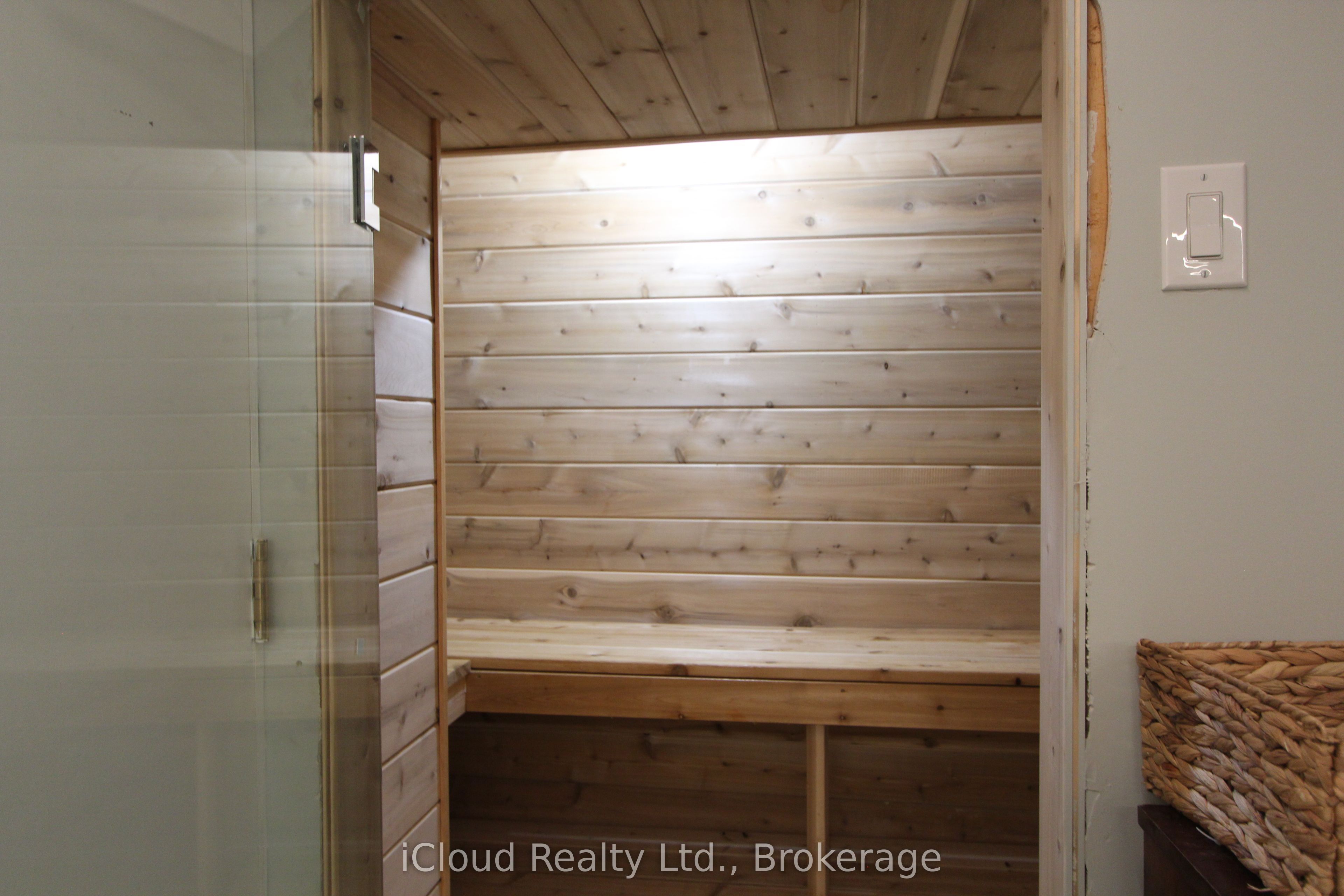 2216 Champlain Road Property Photo 42
