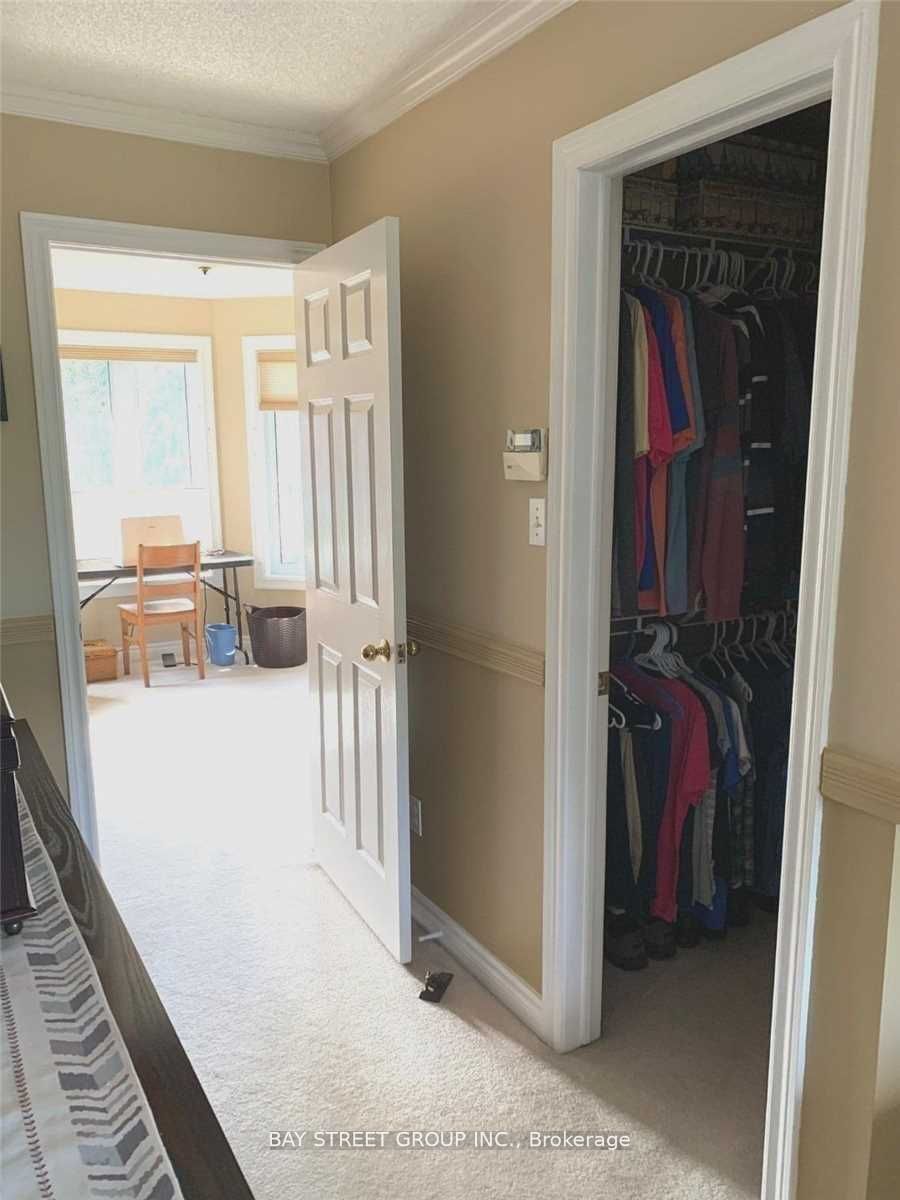 76 Mayfair Drive Property Photo 13