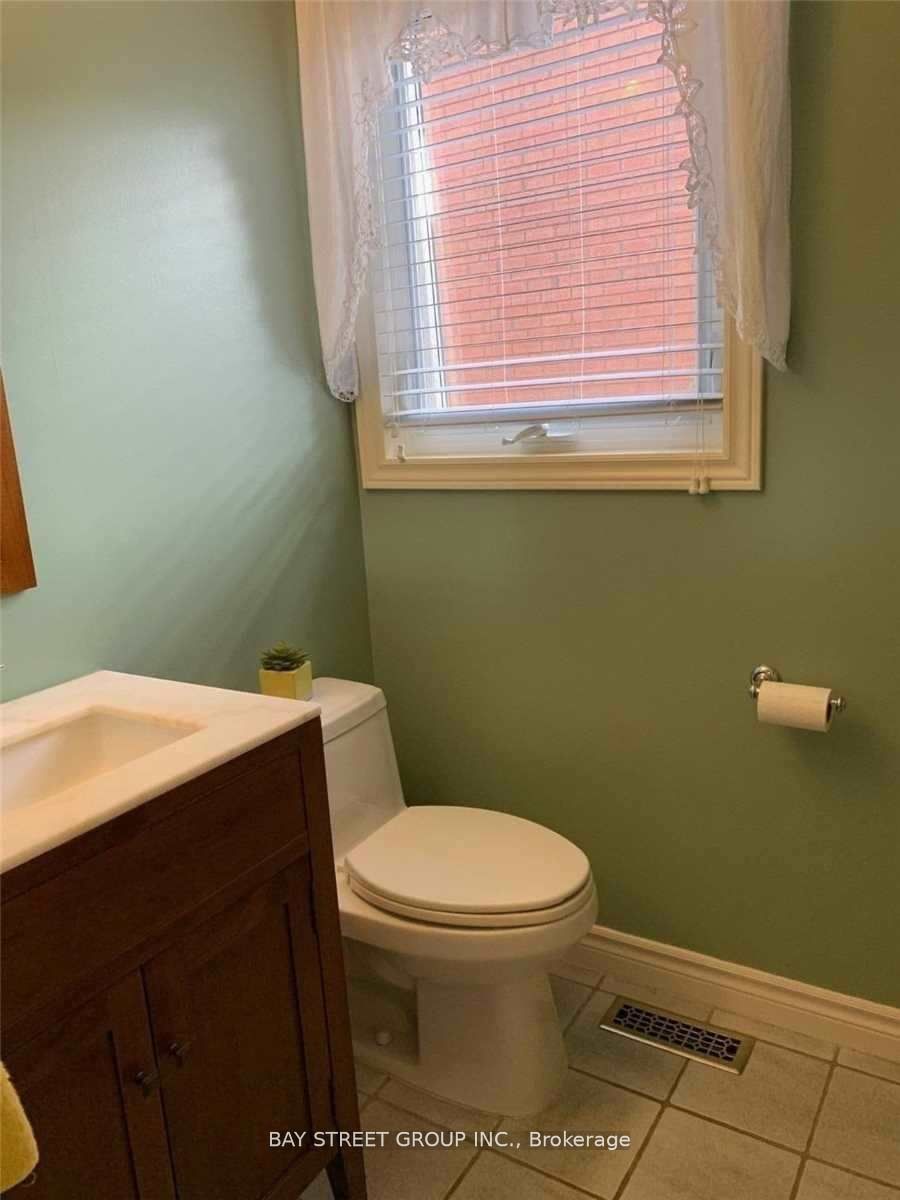 76 Mayfair Drive Property Photo 14