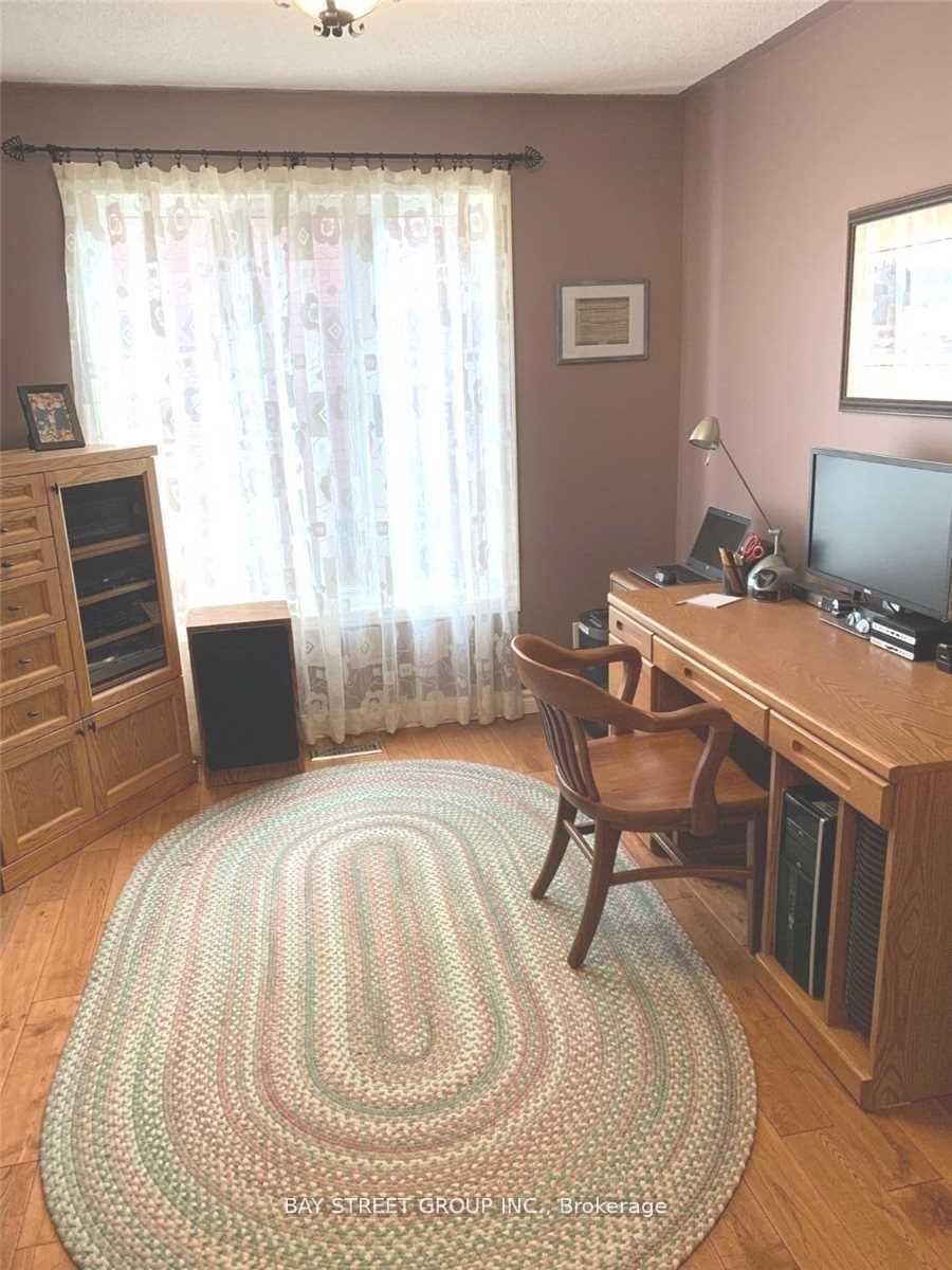 76 Mayfair Drive Property Photo 18