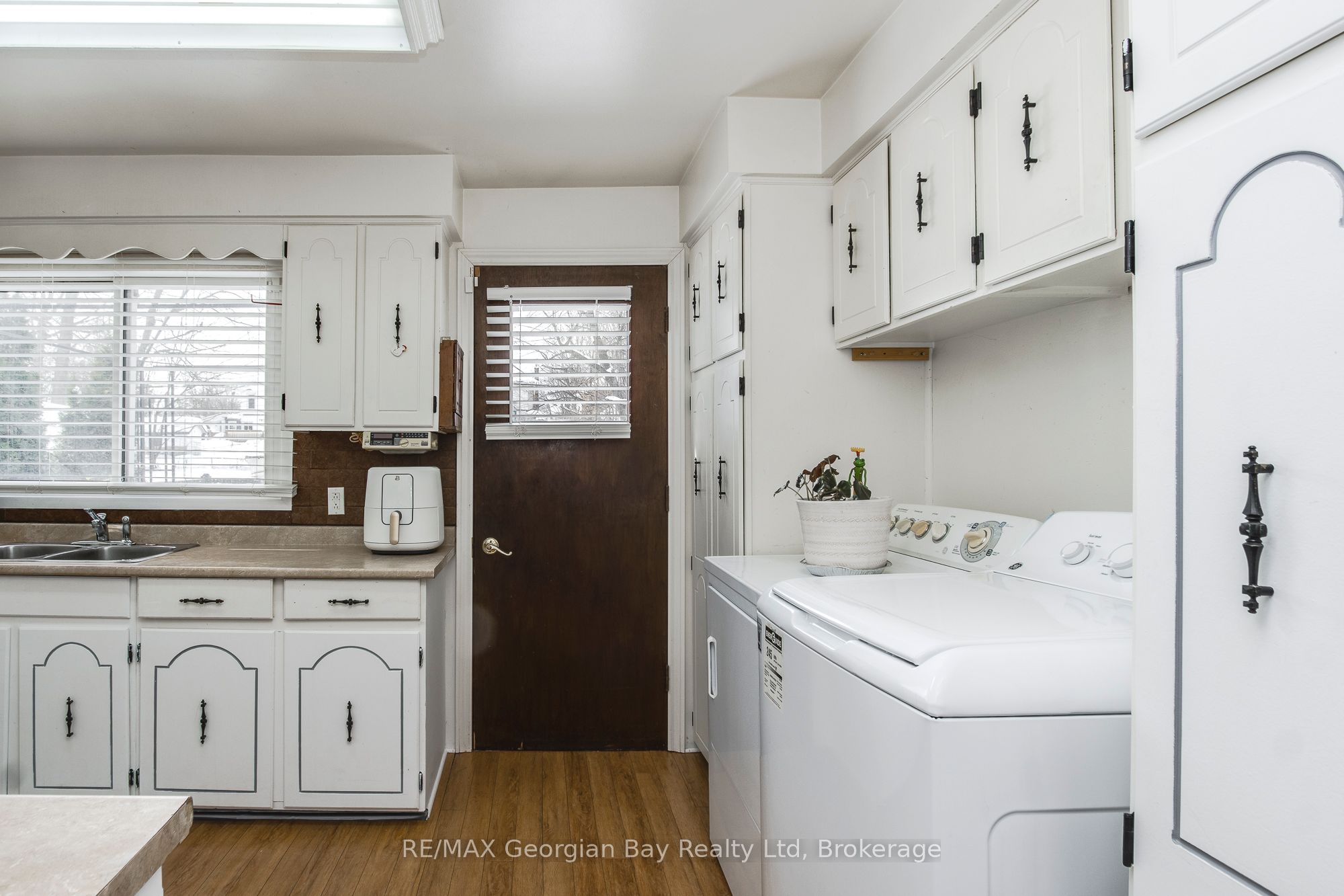 470 Manly Street Property Photo 9