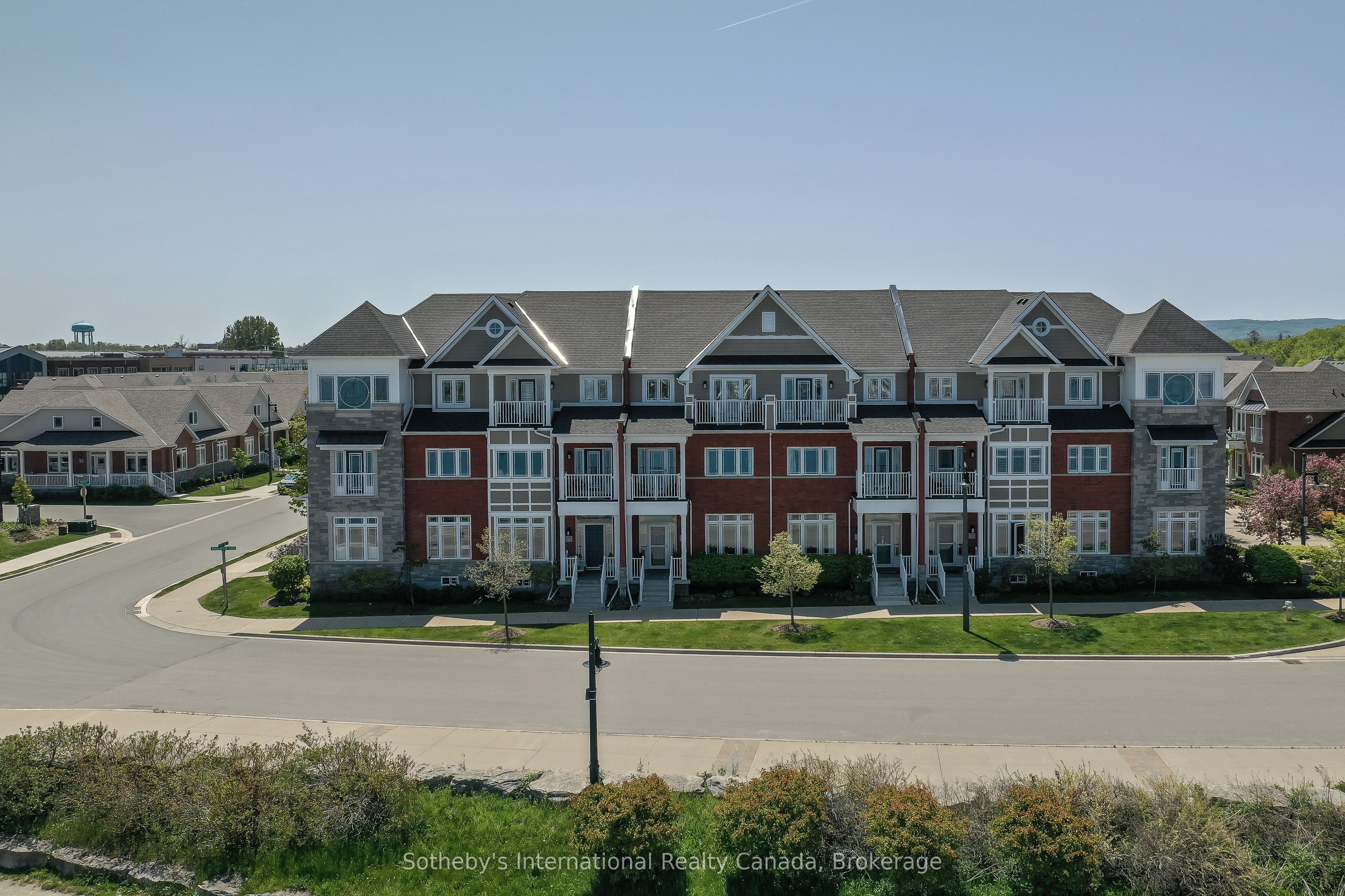 12 WHEELHOUSE Crescent Property Photo 1