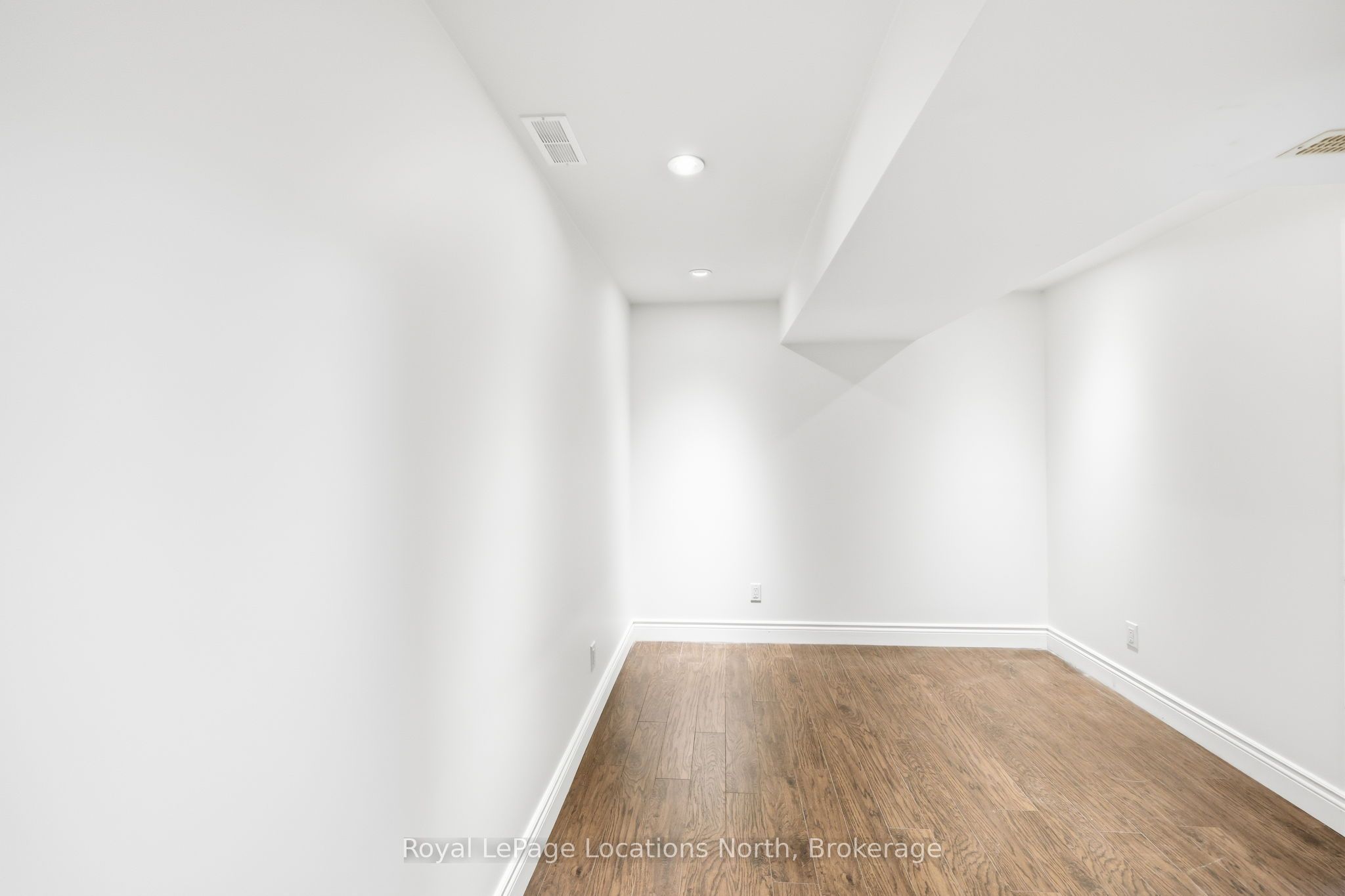 15 Clark Street Property Photo 27