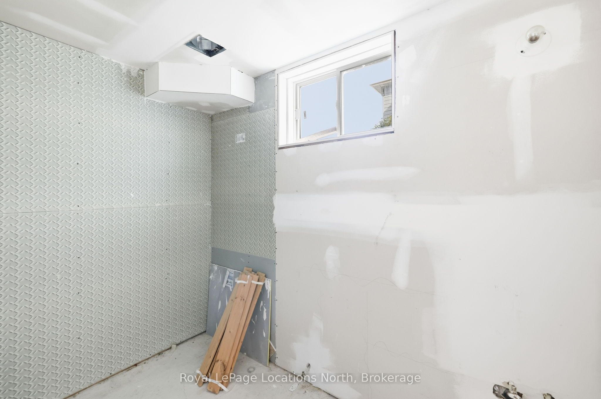 15 Clark Street Property Photo 29