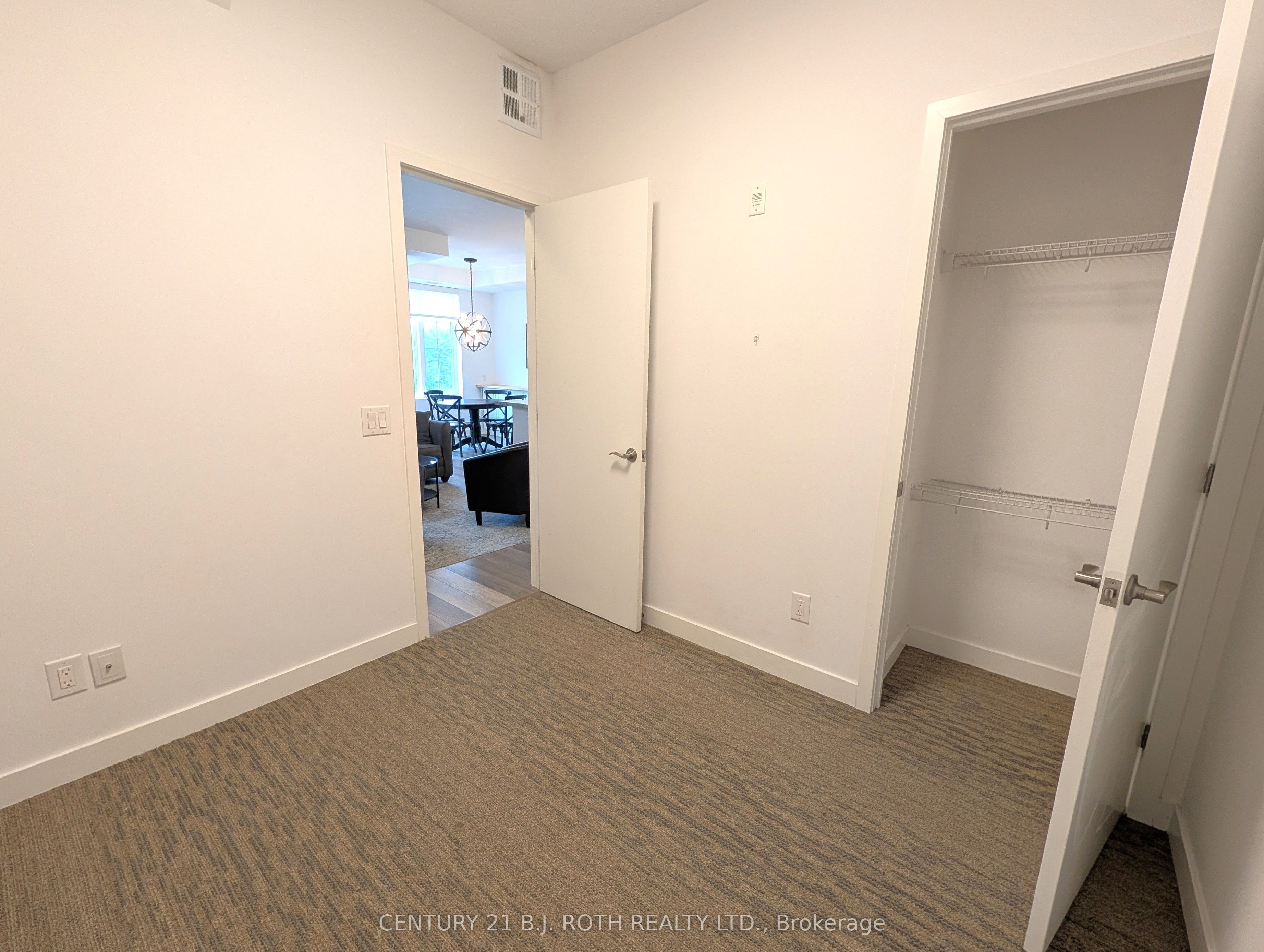 40 Horseshoe Boulevard 302 Property Photo 17