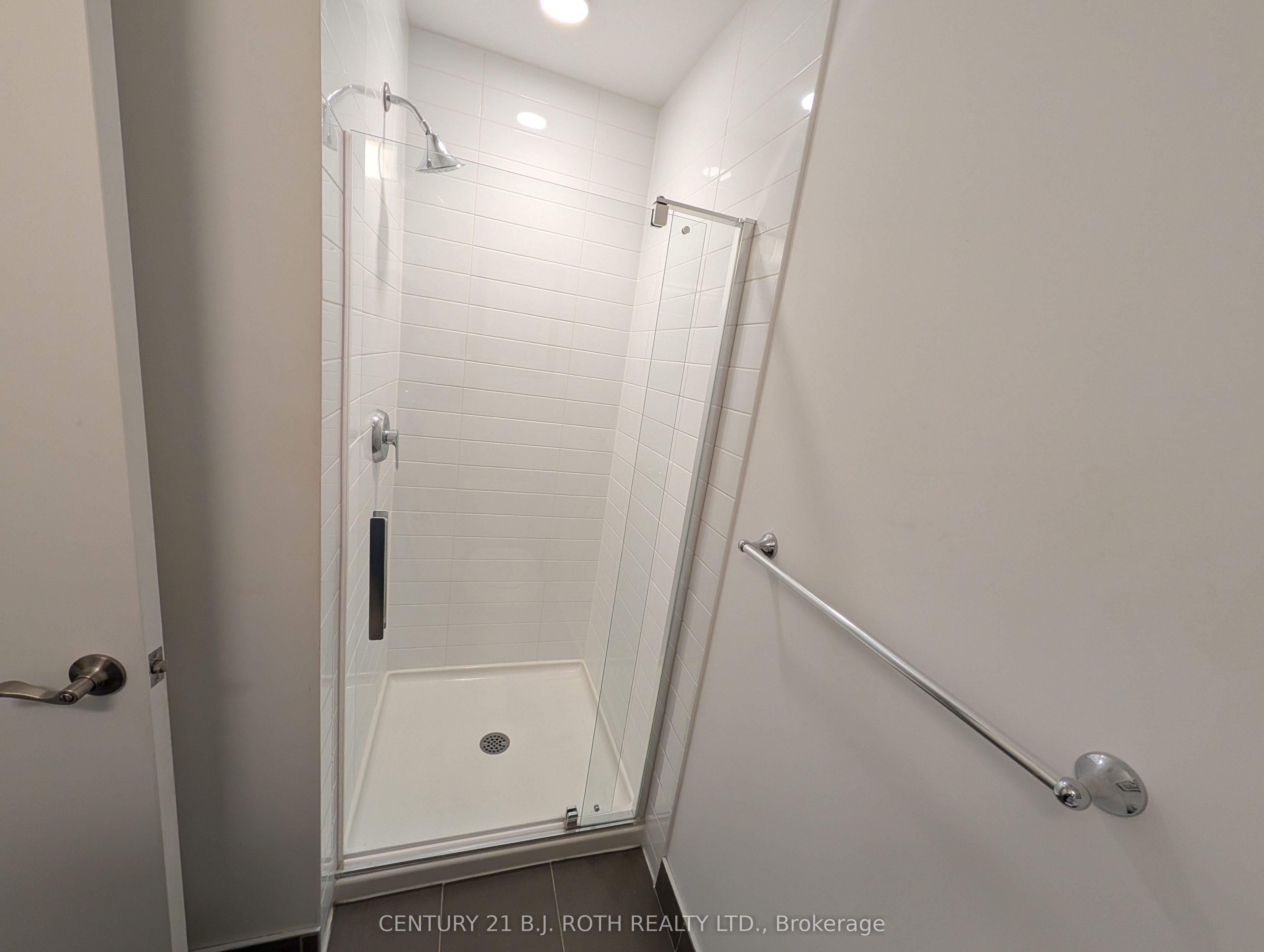 40 Horseshoe Boulevard 302 Property Photo 20