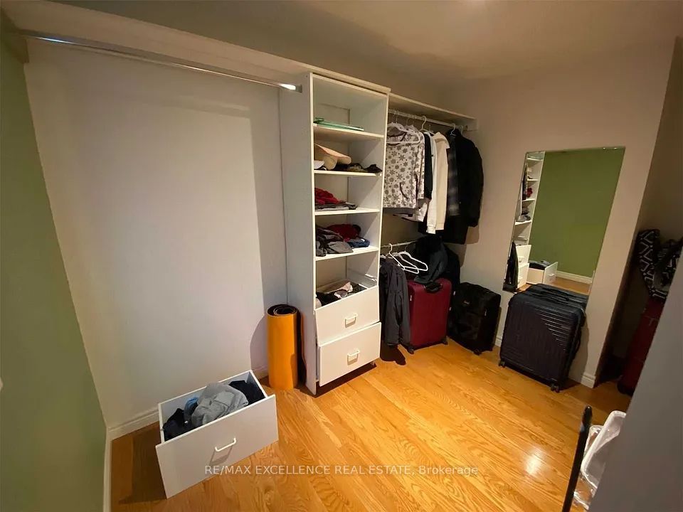 35 Mckenzie Crescent Property Photo 7