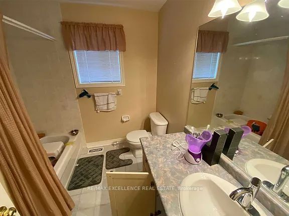 35 Mckenzie Crescent Property Photo 9