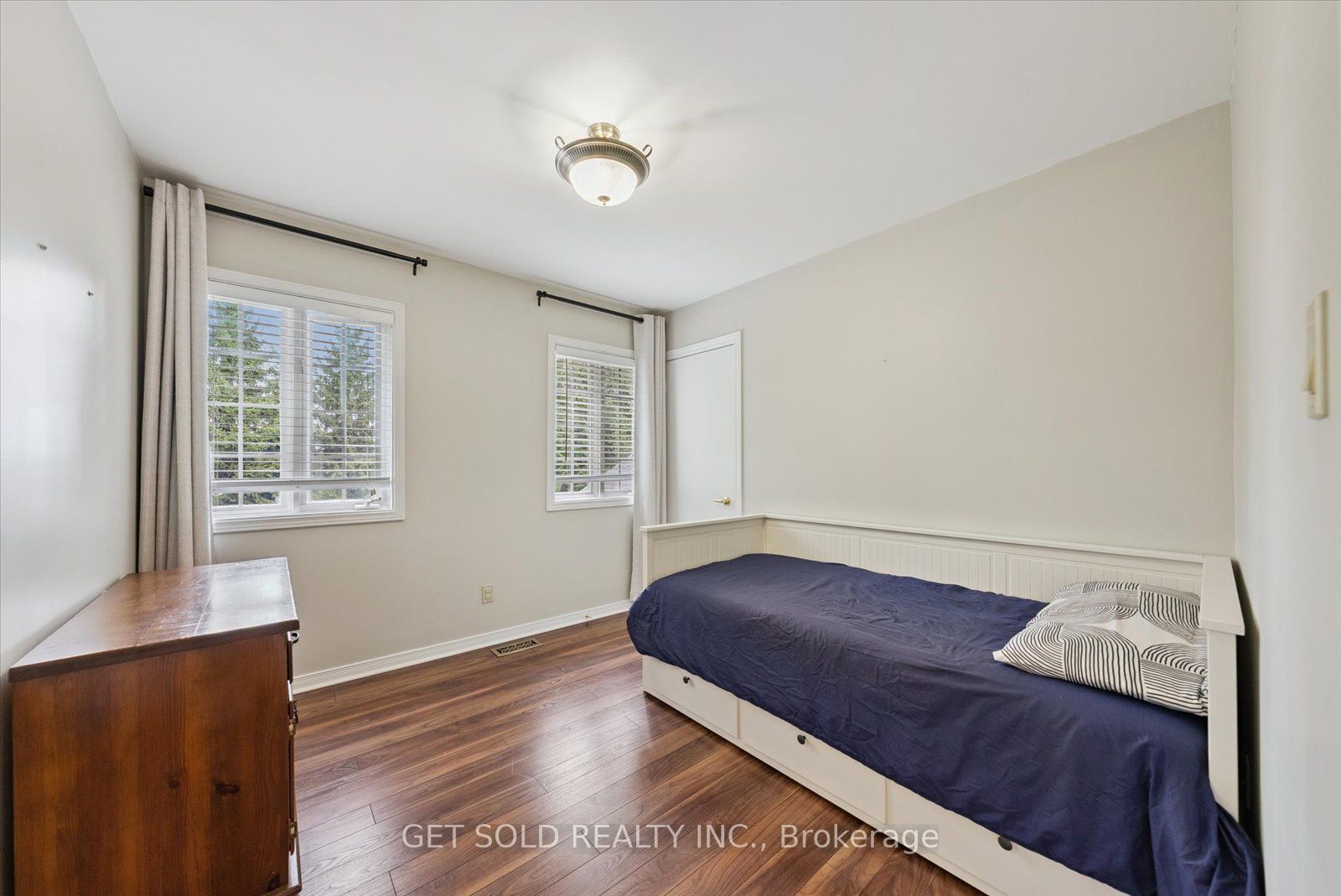 77 Simcoe Road Property Photo 21