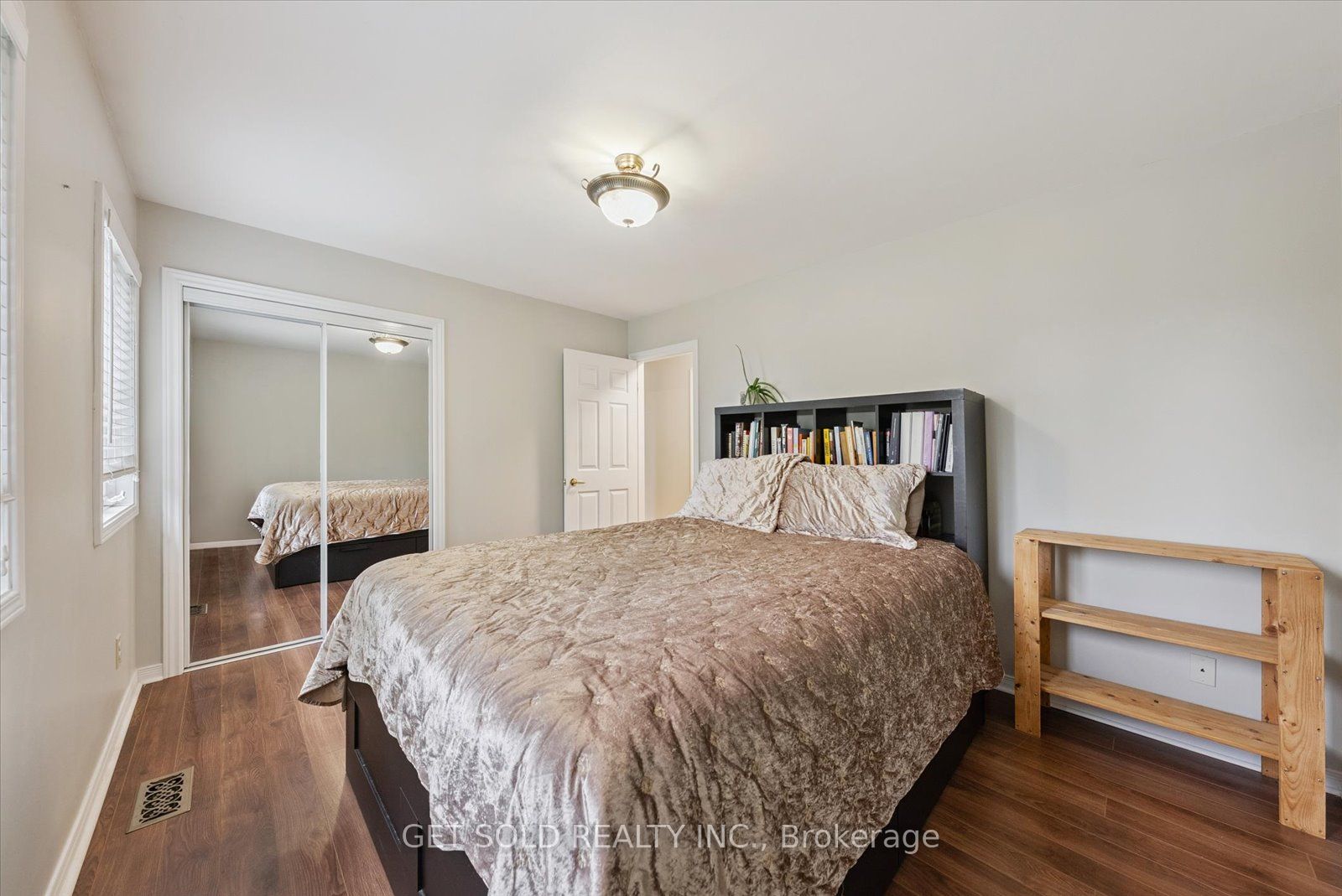 77 Simcoe Road Property Photo 22