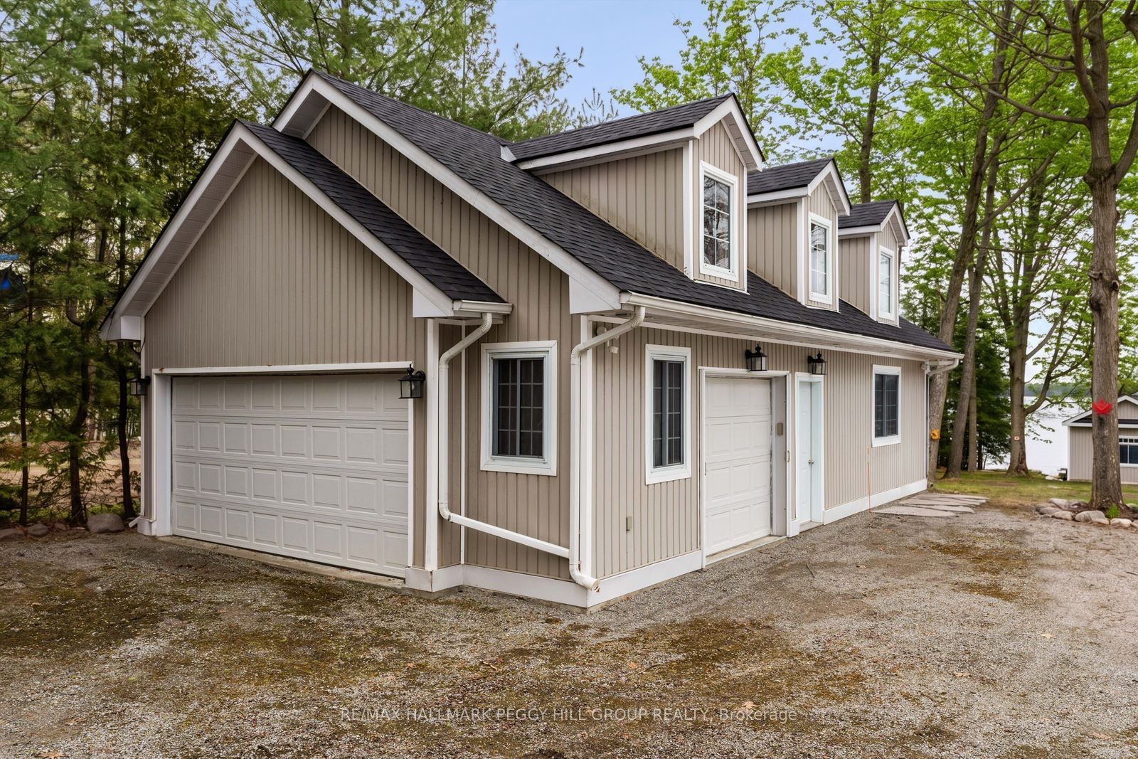 1449 Champlain Road Property Photo 15