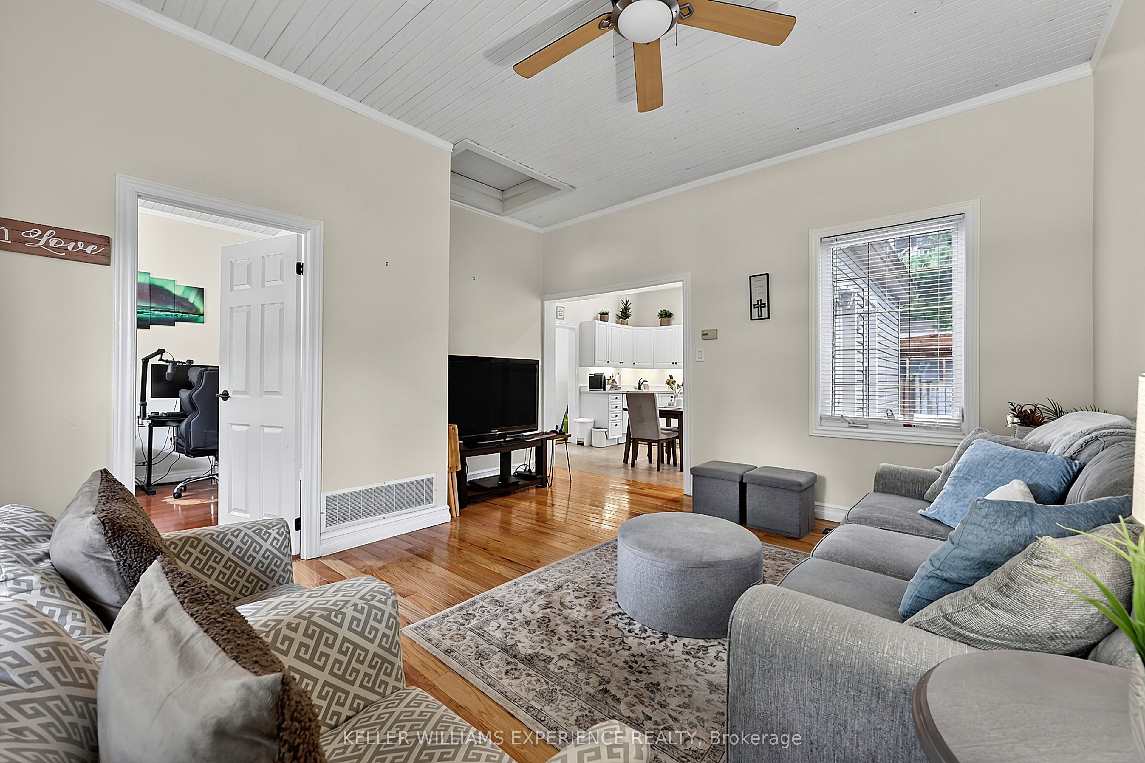19 Centre Street Property Photo 4