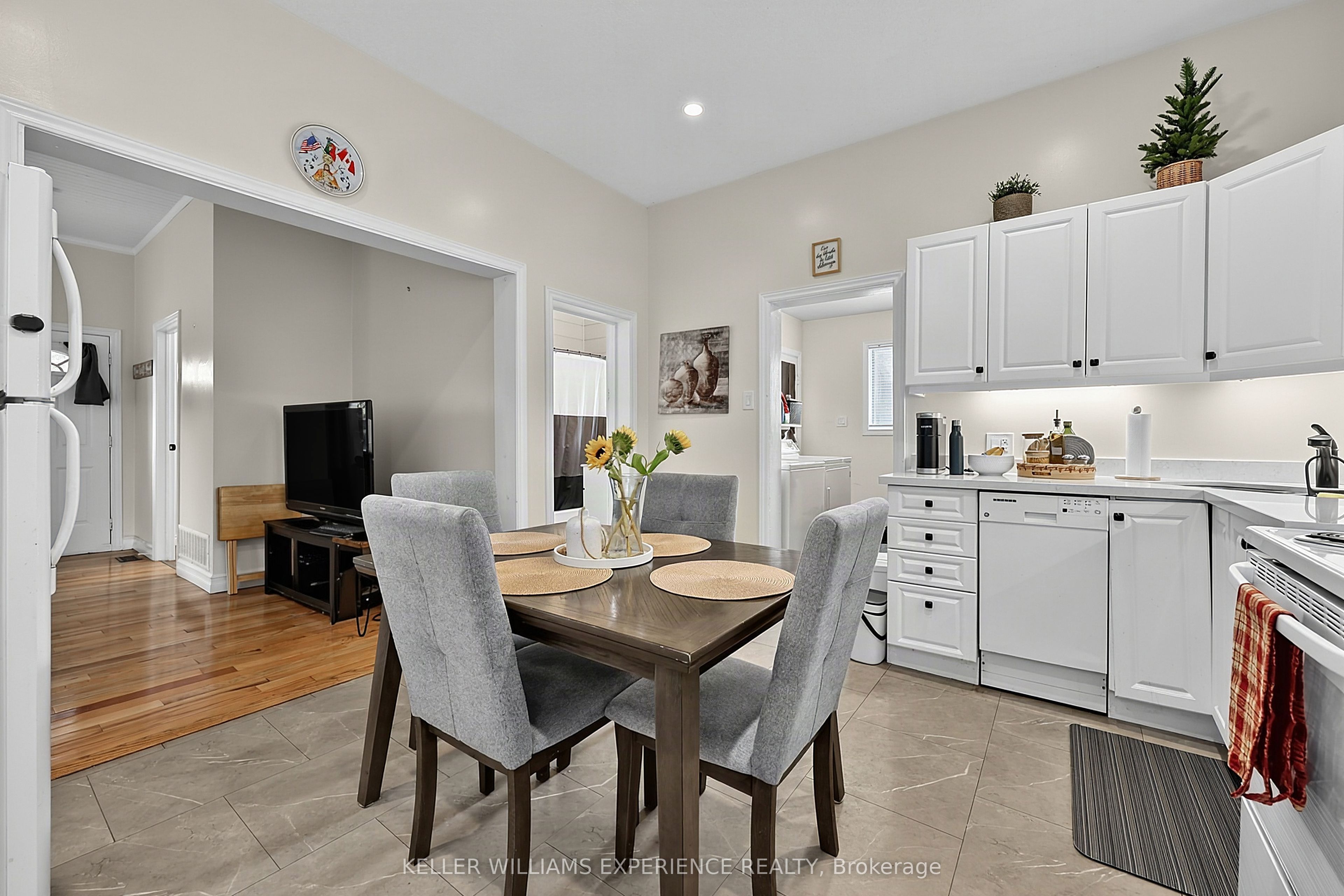 19 Centre Street Property Photo 8
