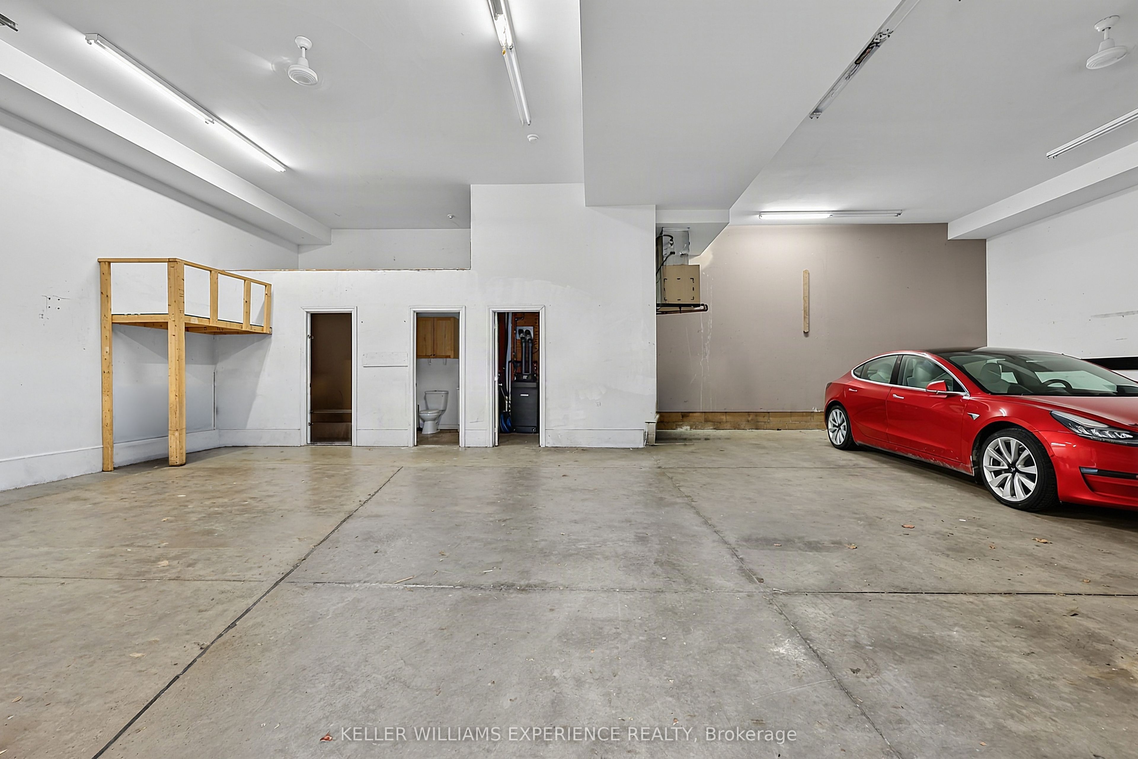 19 Centre Street Property Photo 15