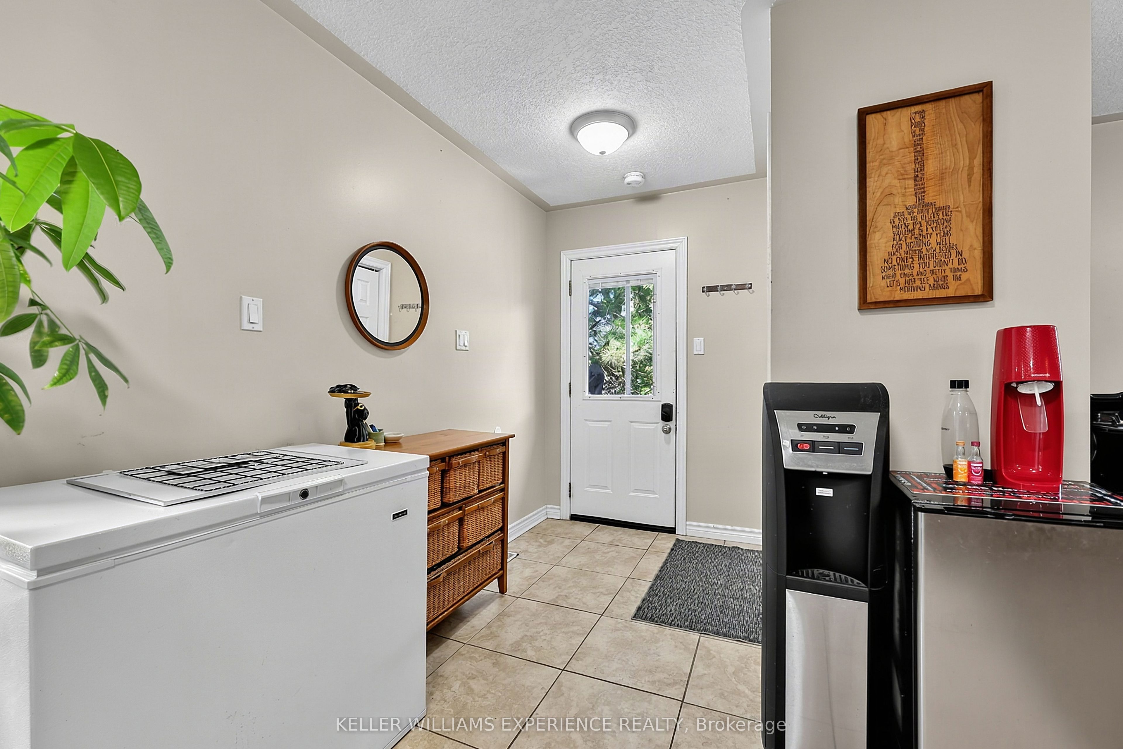 19 Centre Street Property Photo 32