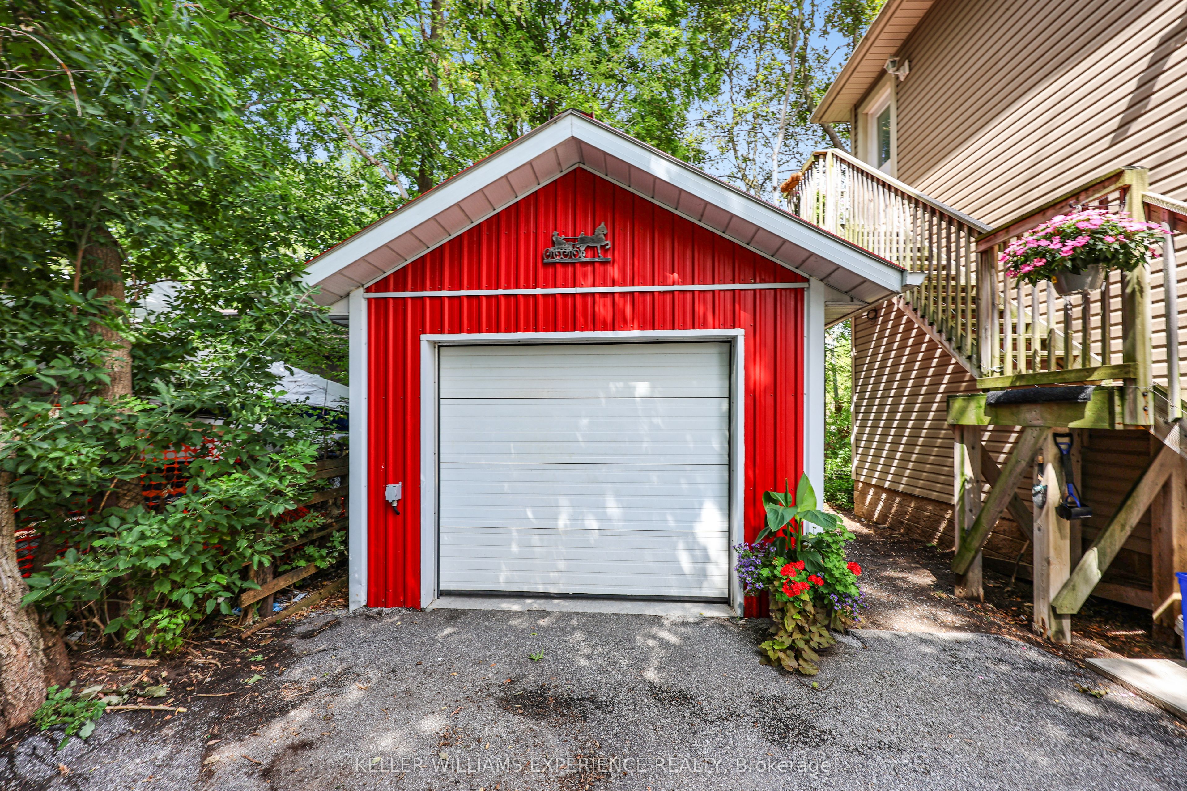 19 Centre Street Property Photo 45