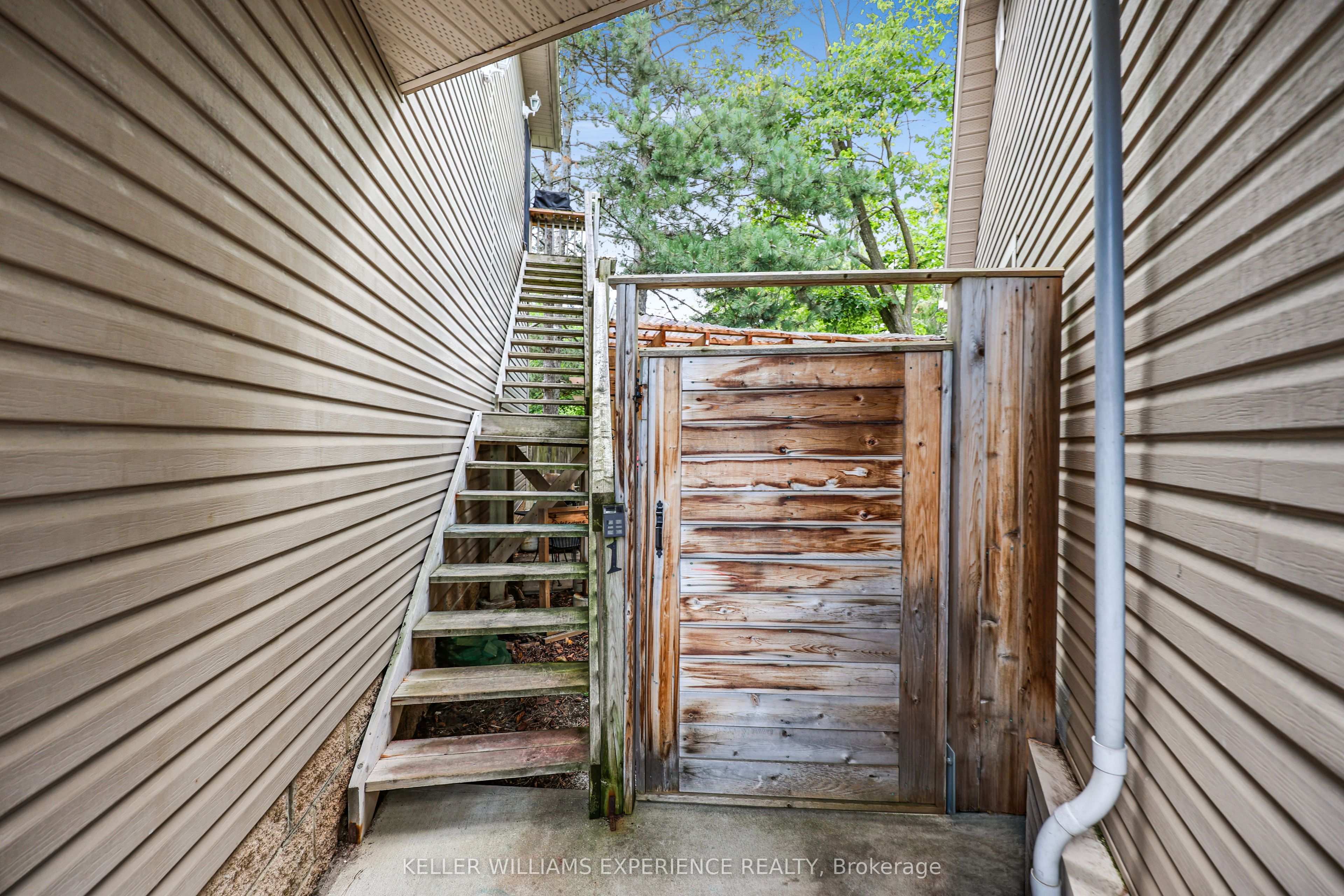 19 Centre Street Property Photo 47