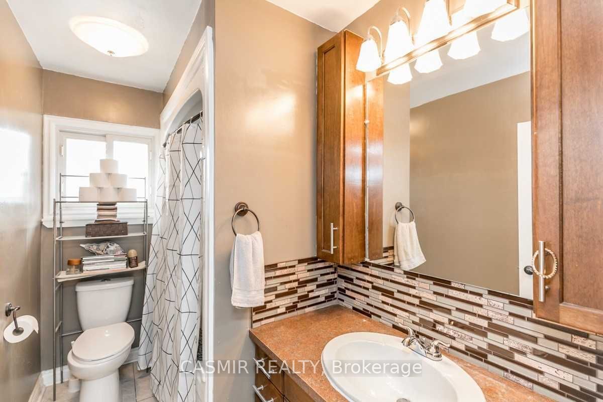 134 North Street W Property Photo 6