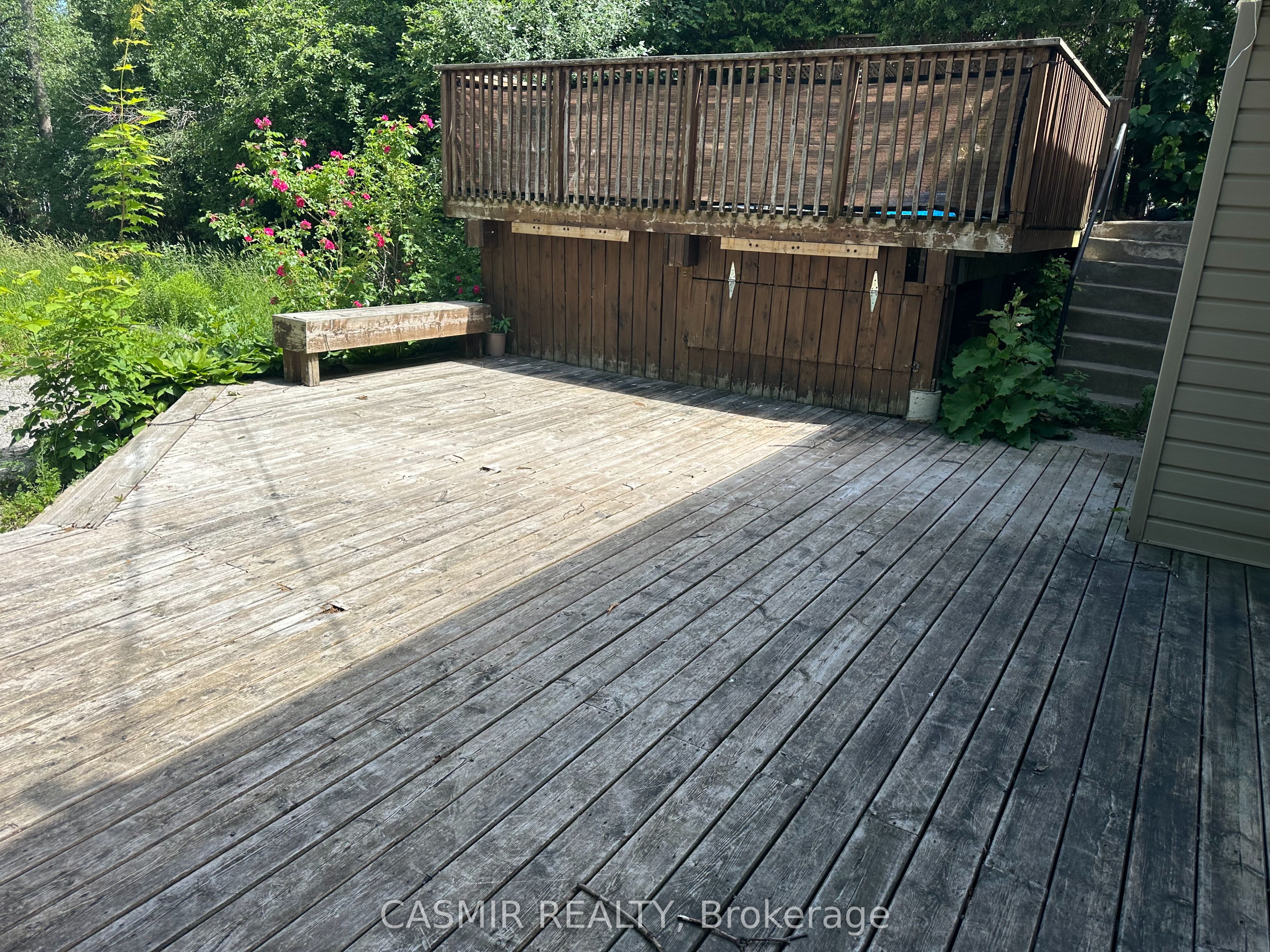 134 North Street W Property Photo 23