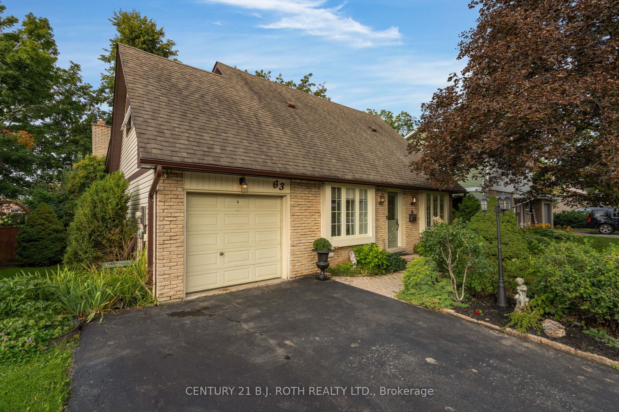 63 Oren Boulevard Property Photo 2
