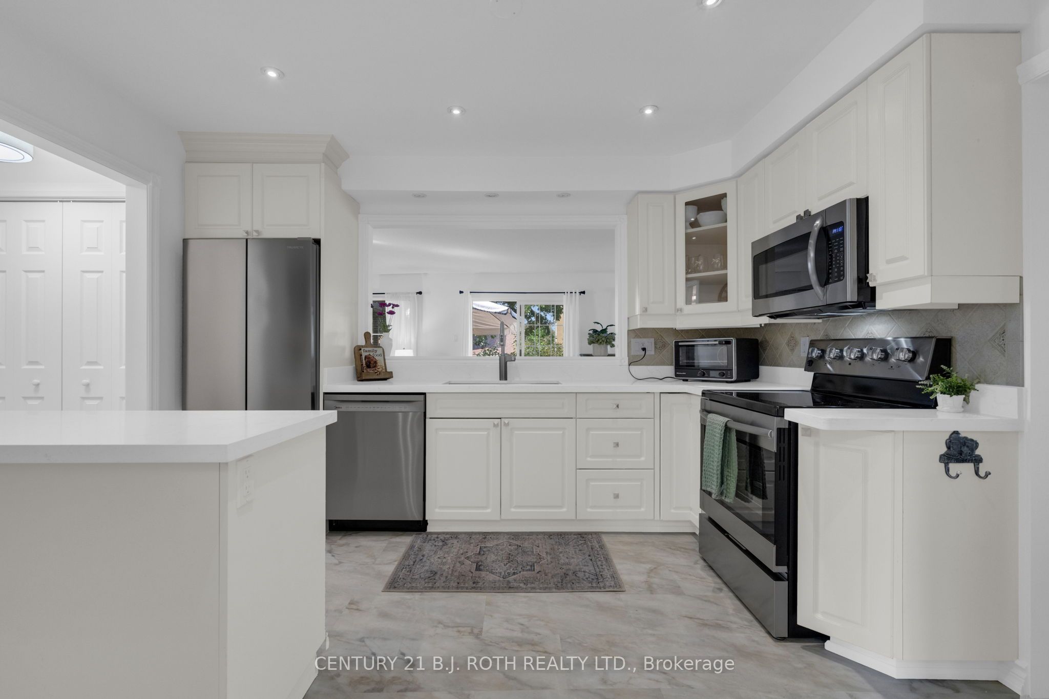63 Oren Boulevard Property Photo 10