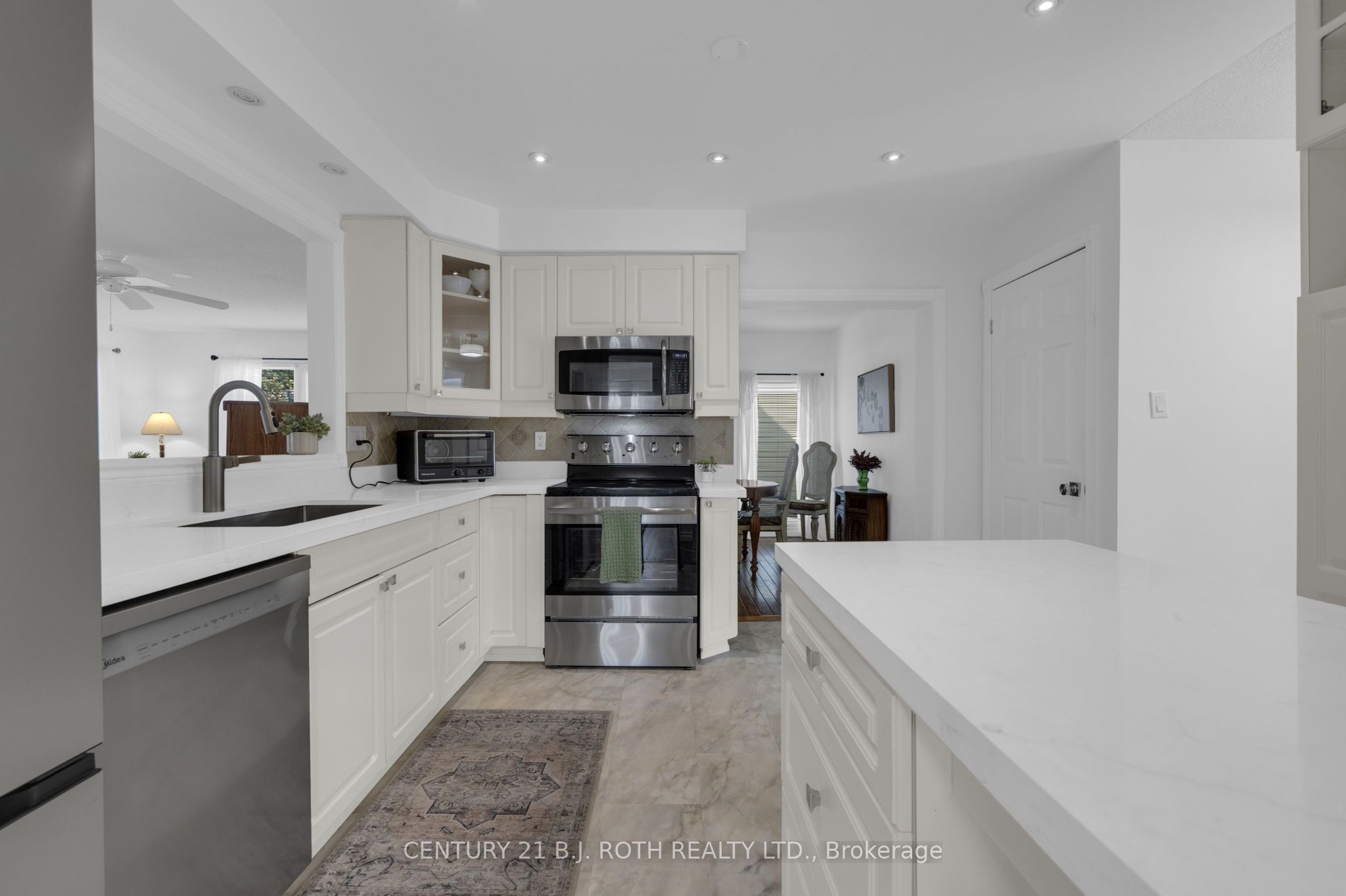 63 Oren Boulevard Property Photo 11