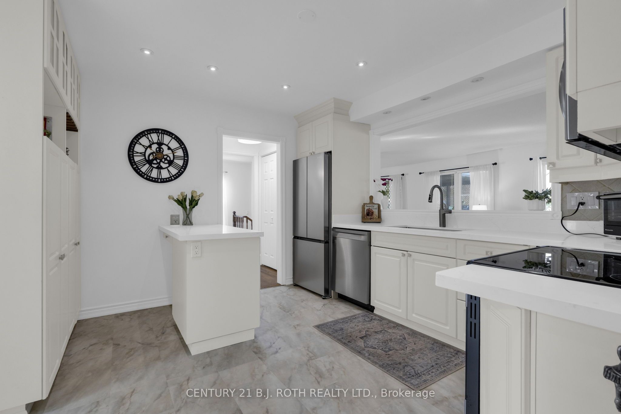 63 Oren Boulevard Property Photo 12